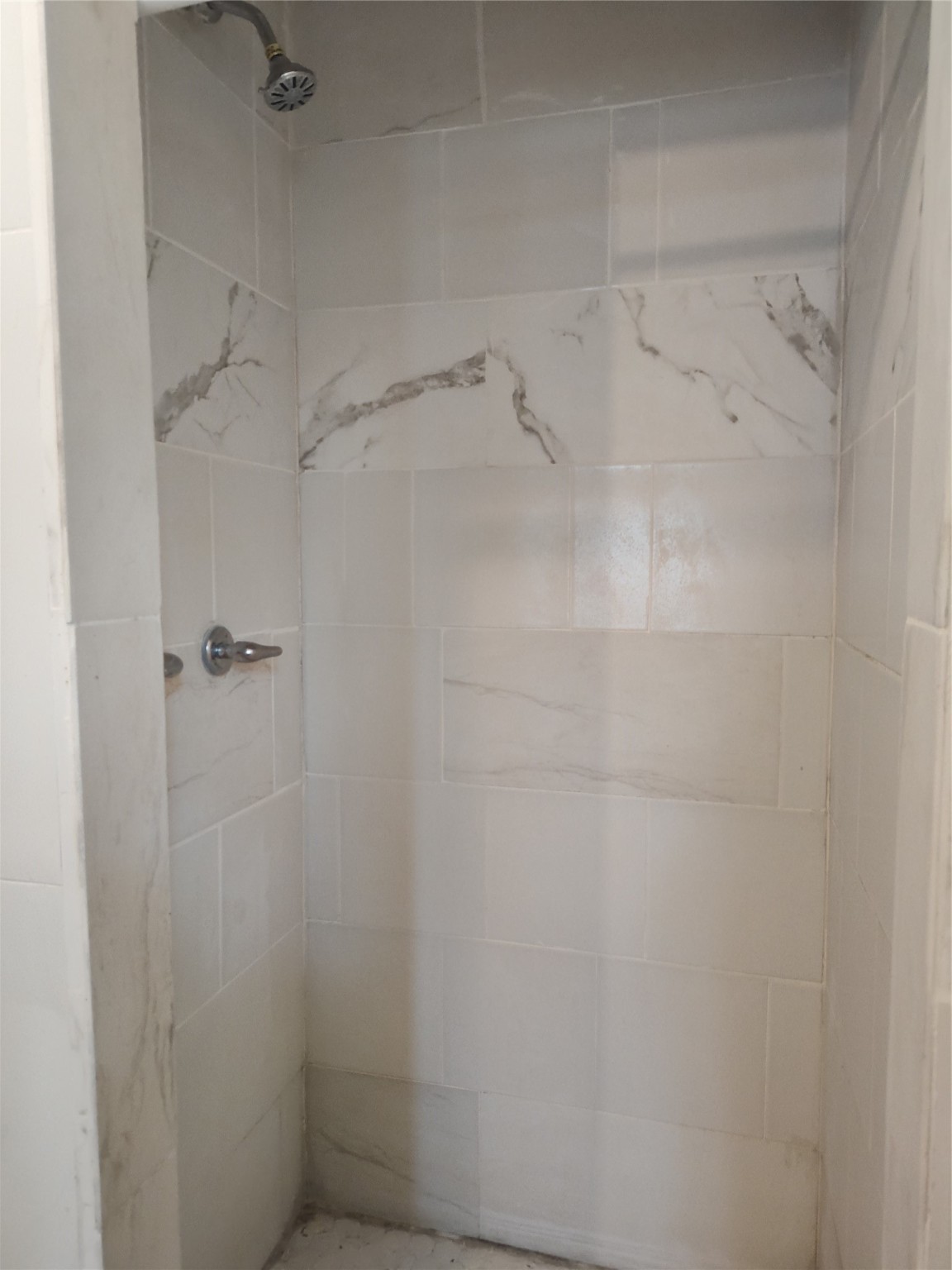 527 W 6th Street Property Photo 14