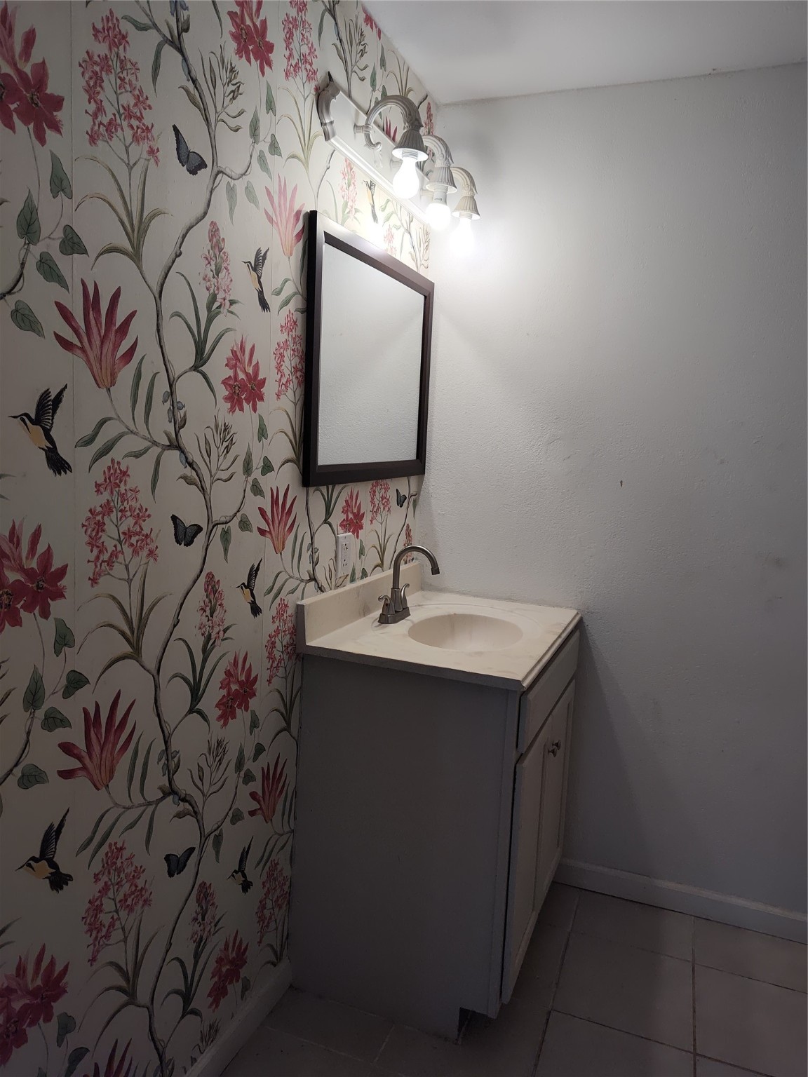 527 W 6th Street Property Photo 15