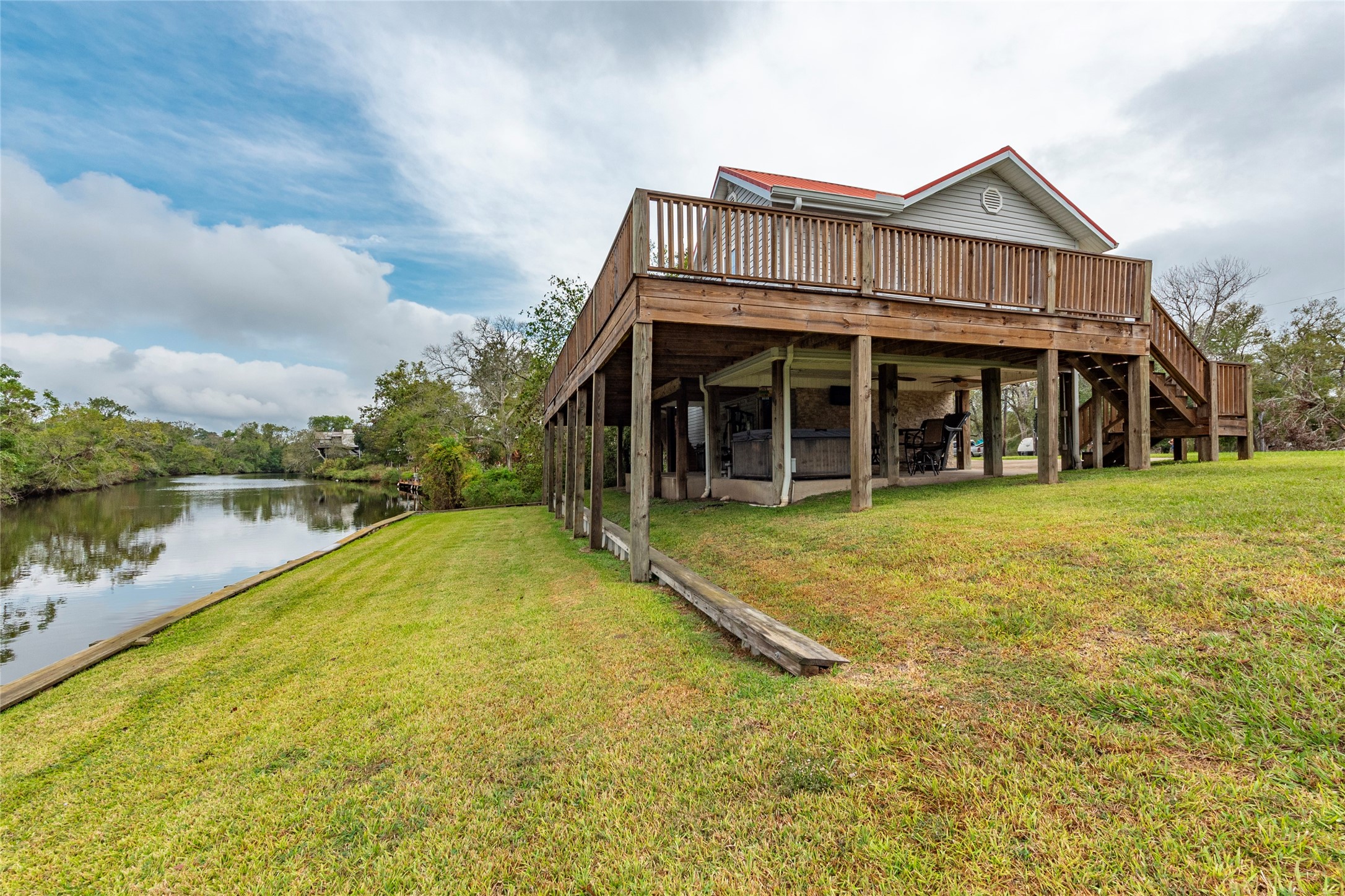 431 Shady Oaks Harbor Property Photo 1