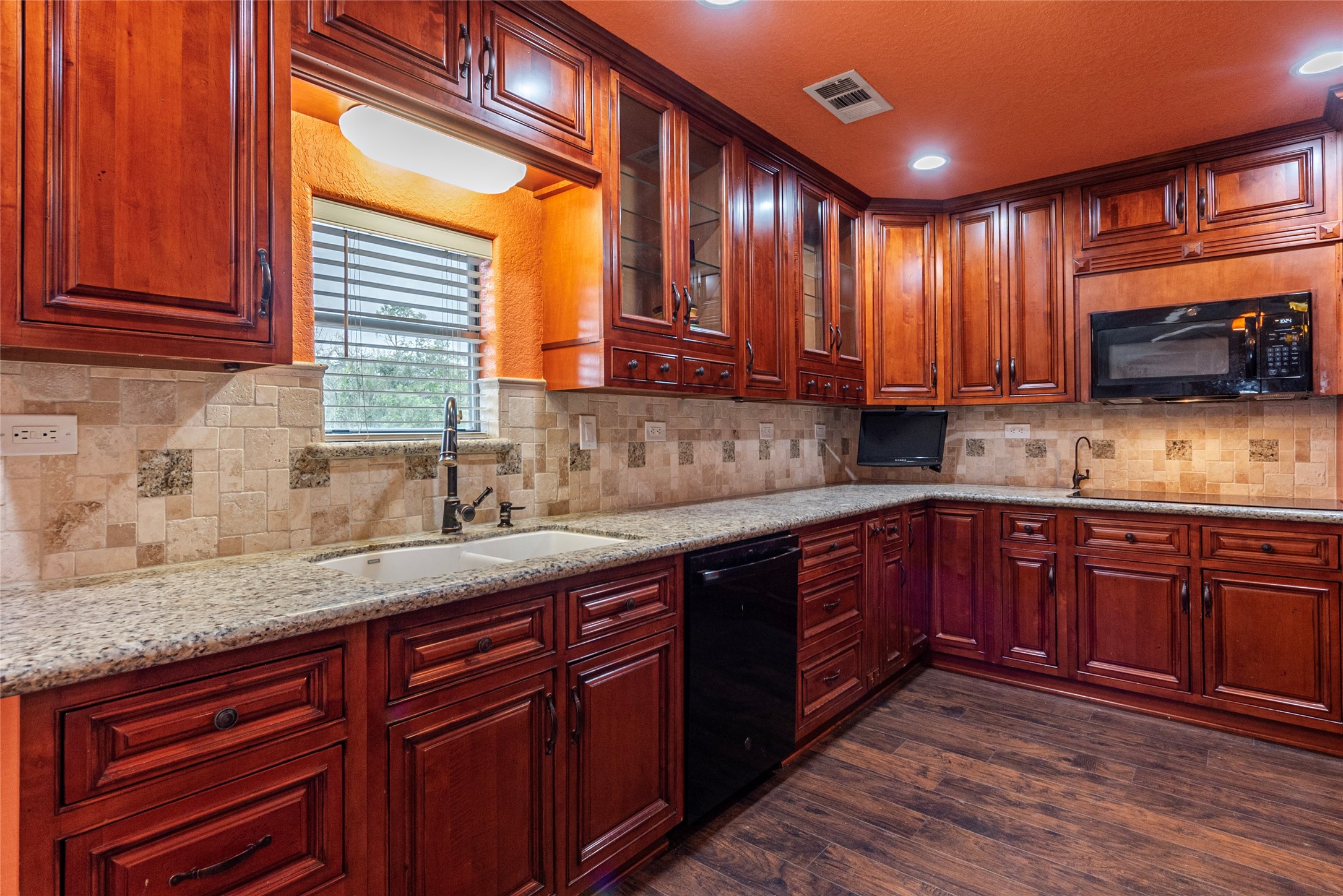 431 Shady Oaks Harbor Property Photo 13