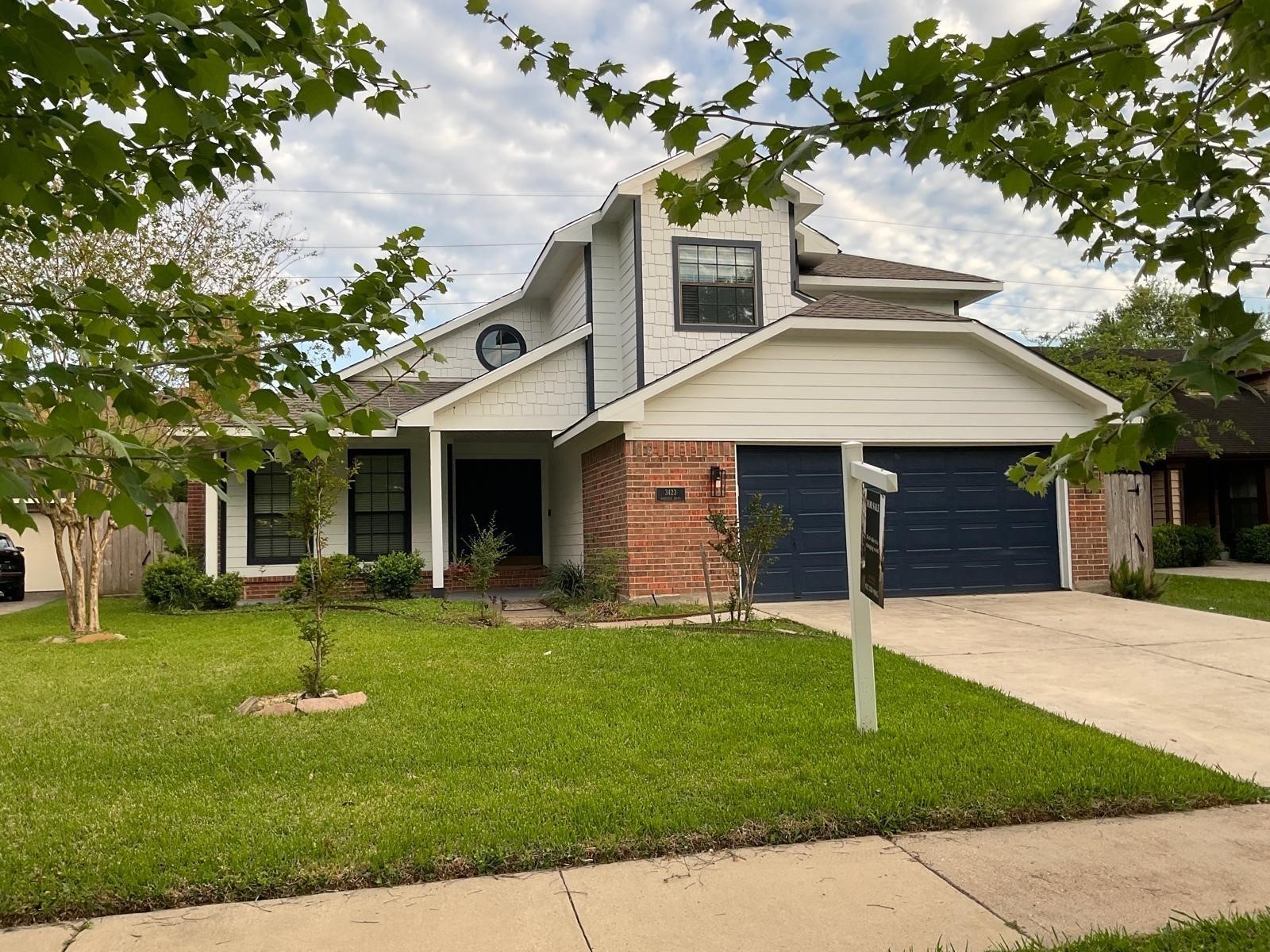 3423 Woodsage Drive Property Photo 4