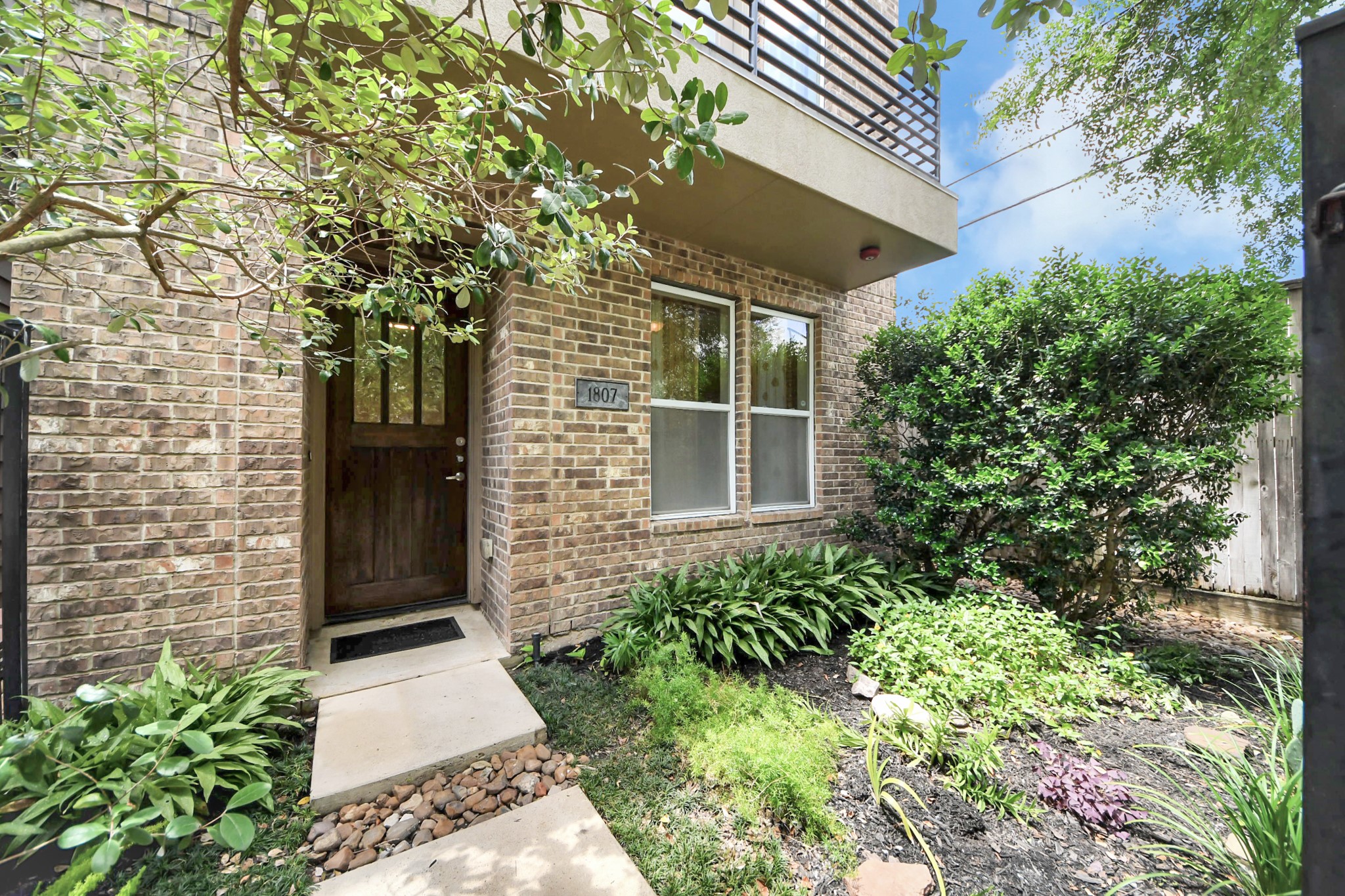 1807 W Webster Street Property Photo 3