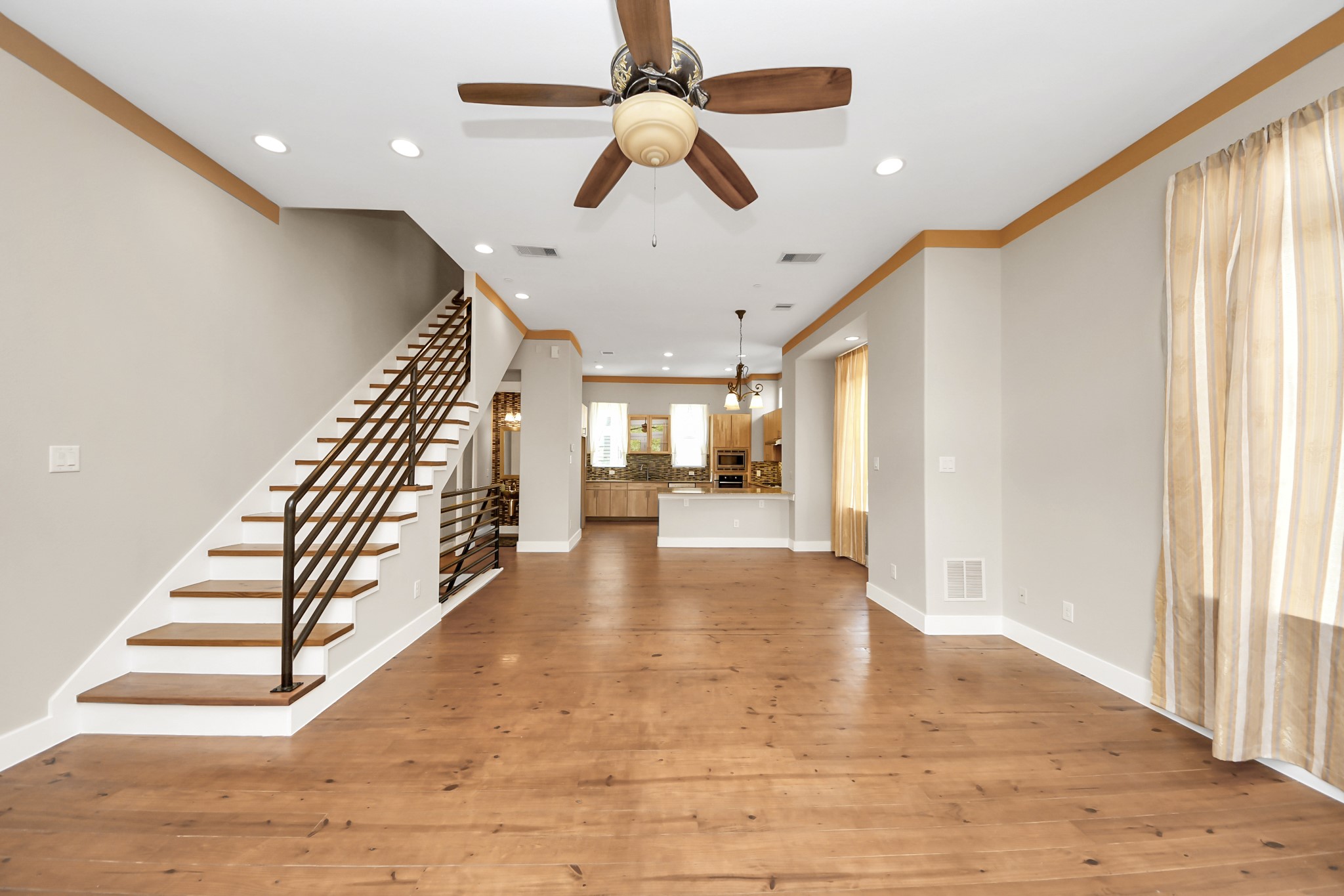 1807 W Webster Street Property Photo 16