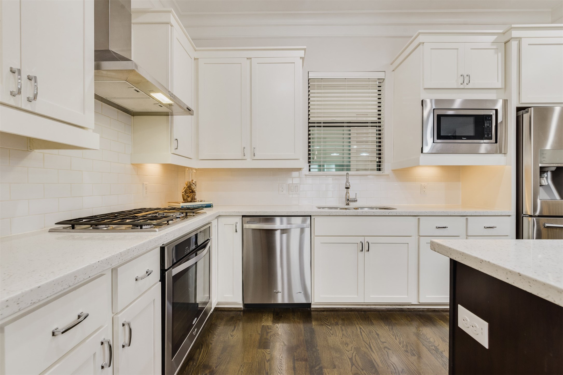 1506 Johnson Street Property Photo 4