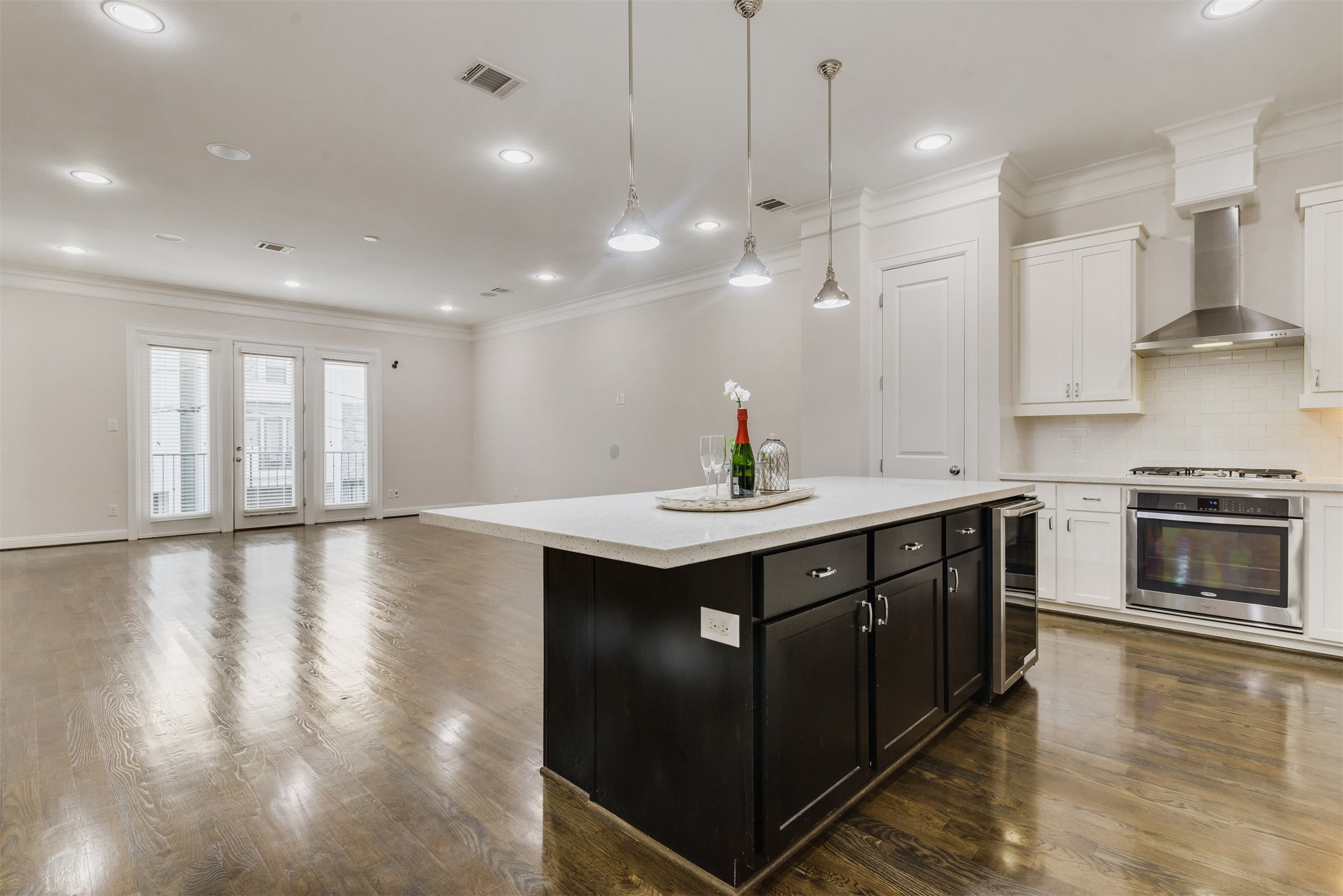 1506 Johnson Street Property Photo 7