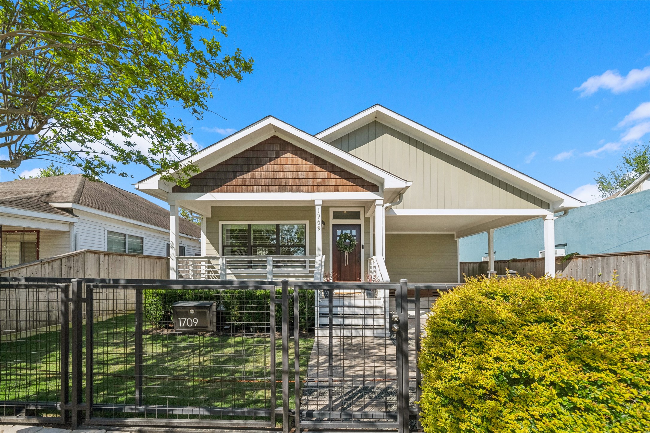 1709 Gentry Street Property Photo