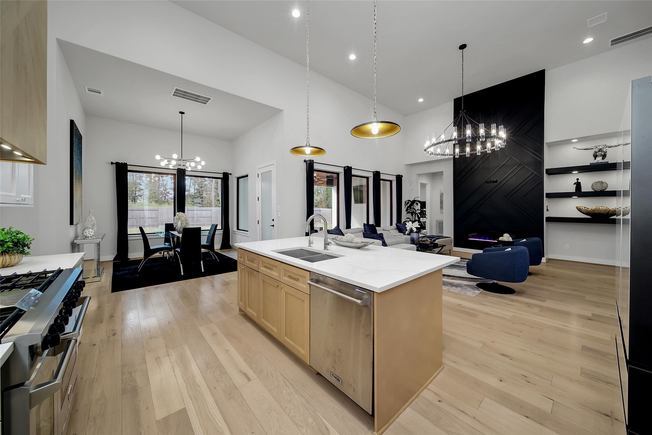 16011 Bonjour Boulevard Property Photo 13