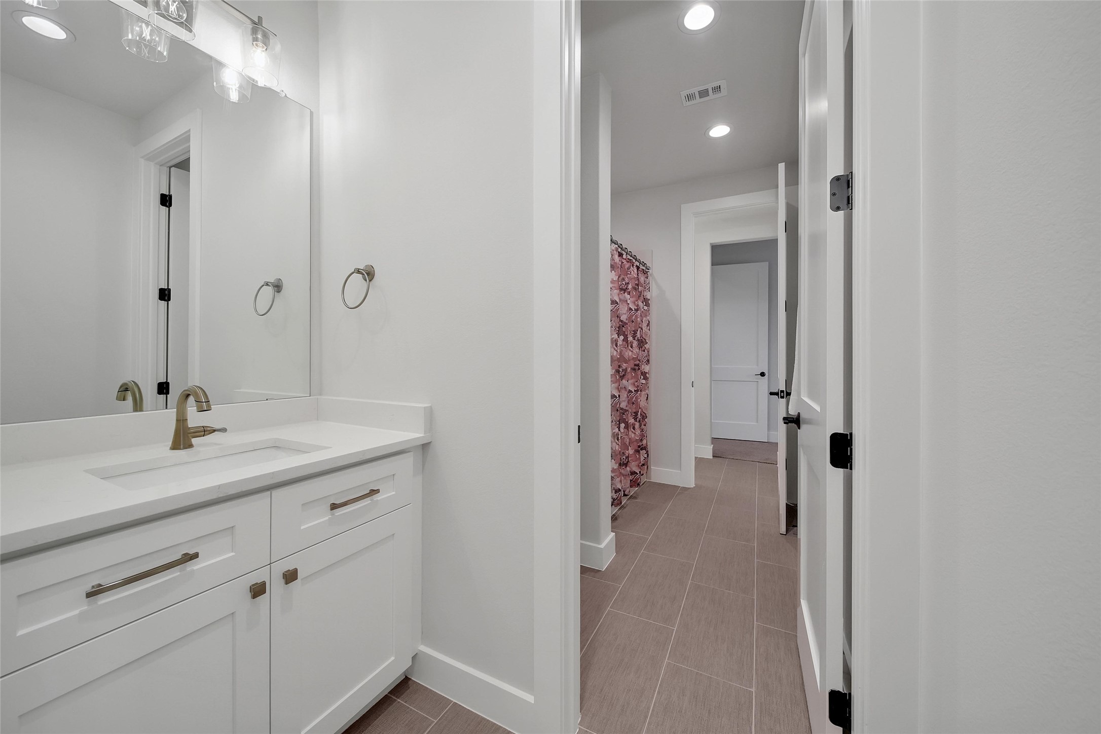 16011 Bonjour Boulevard Property Photo 38