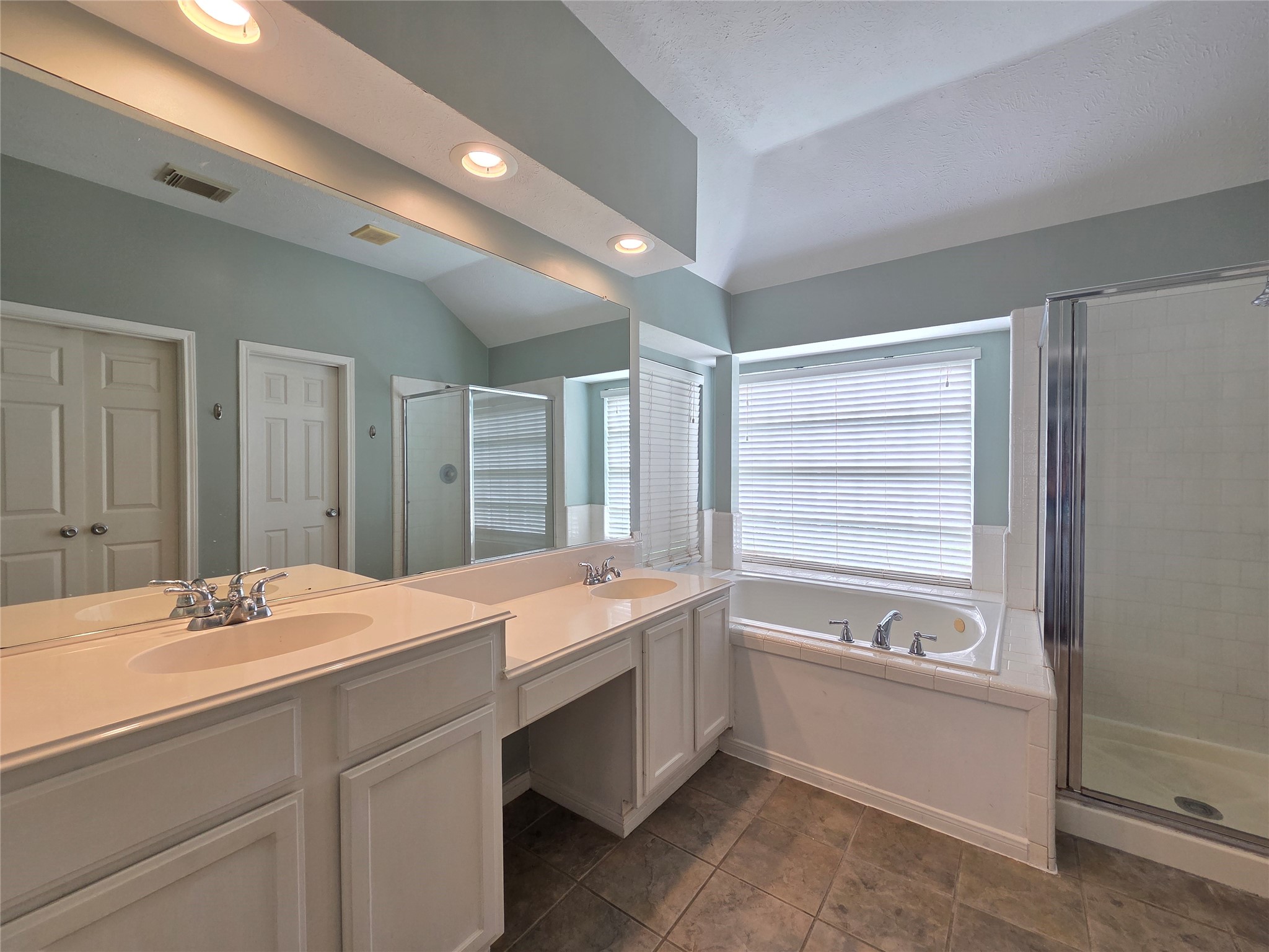 6903 Springcrest Court Property Photo 16
