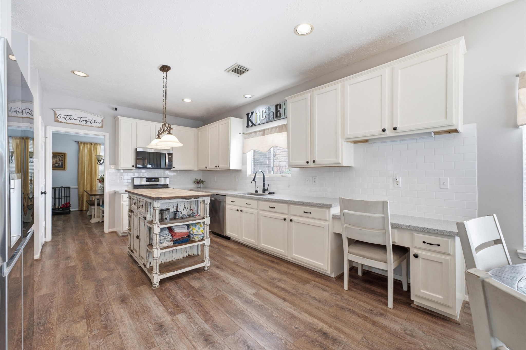 1407 Pine Meadow Court Property Photo 3