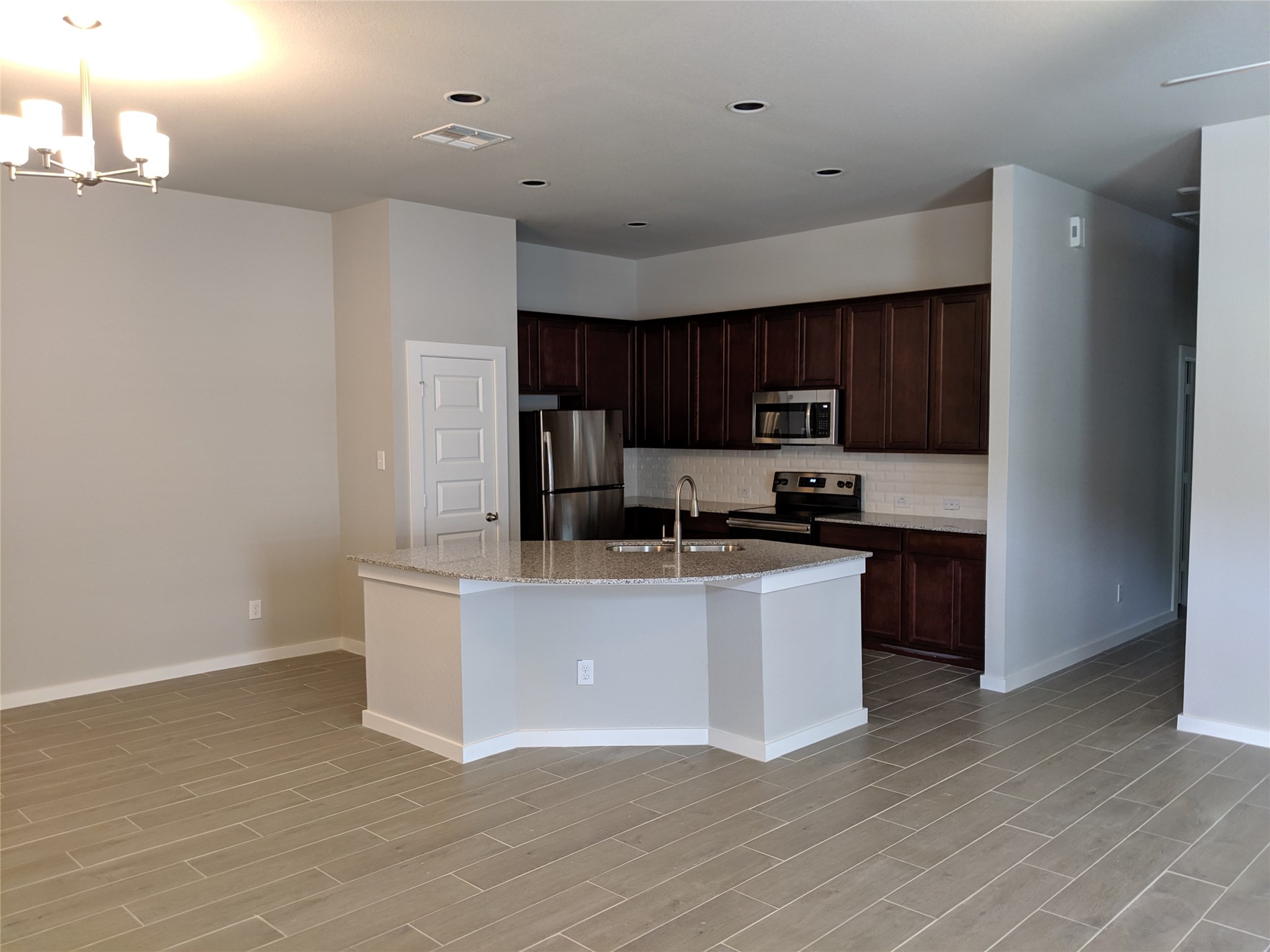 202 Oakcrest A Property Photo 5