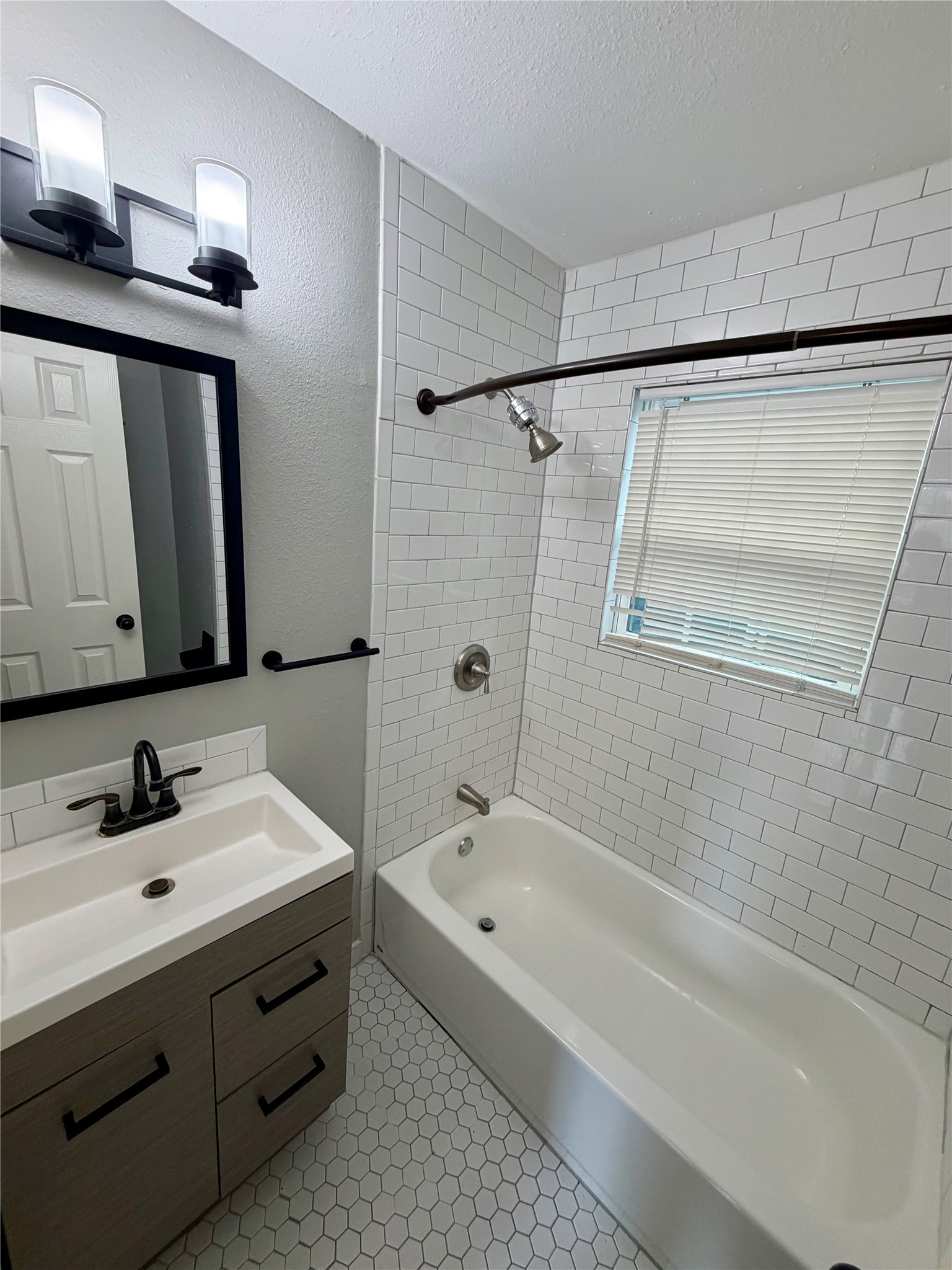 1206 E 33rd Street Property Photo 5