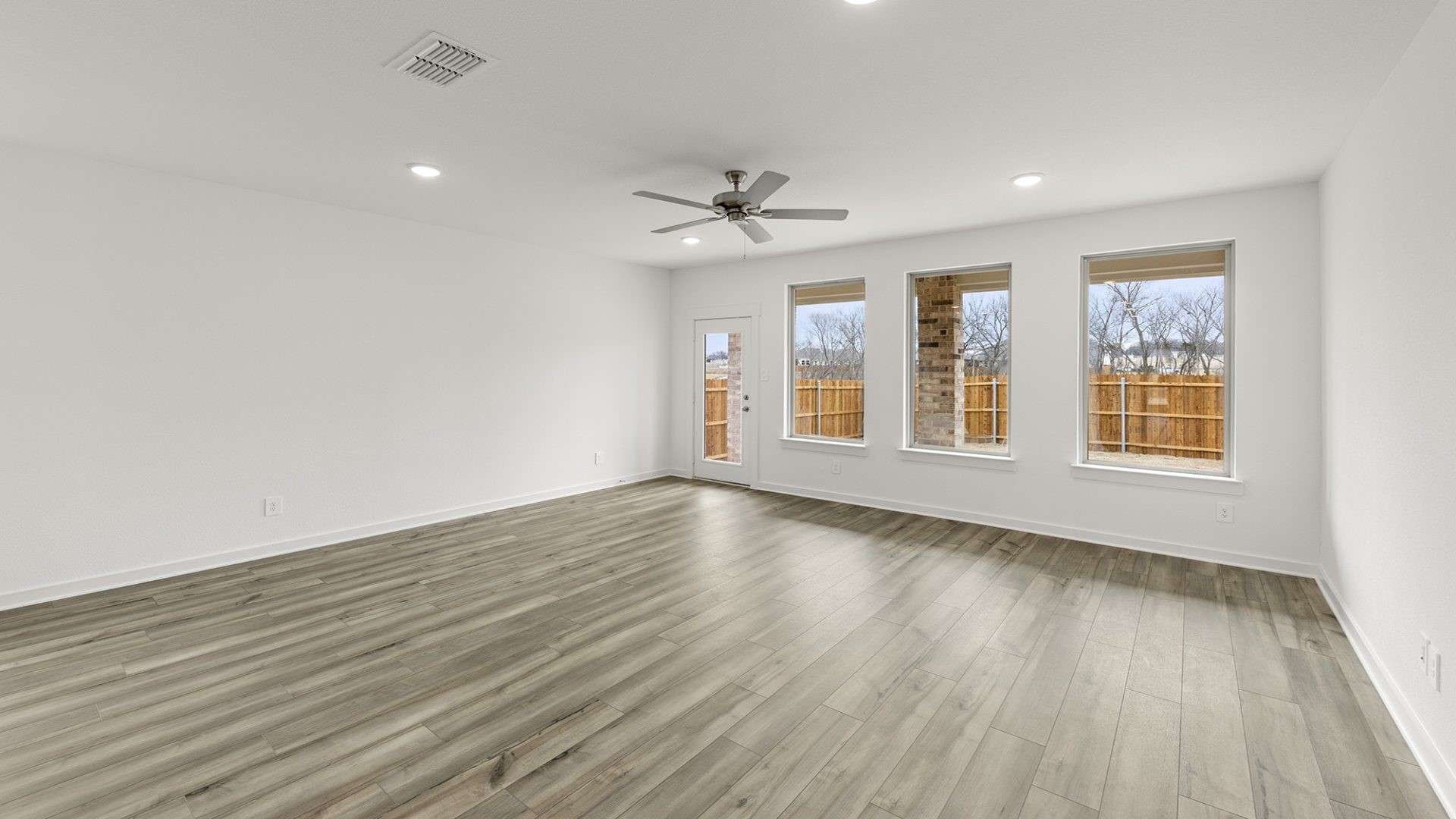 404 Mourning Dove Drive Property Photo 8