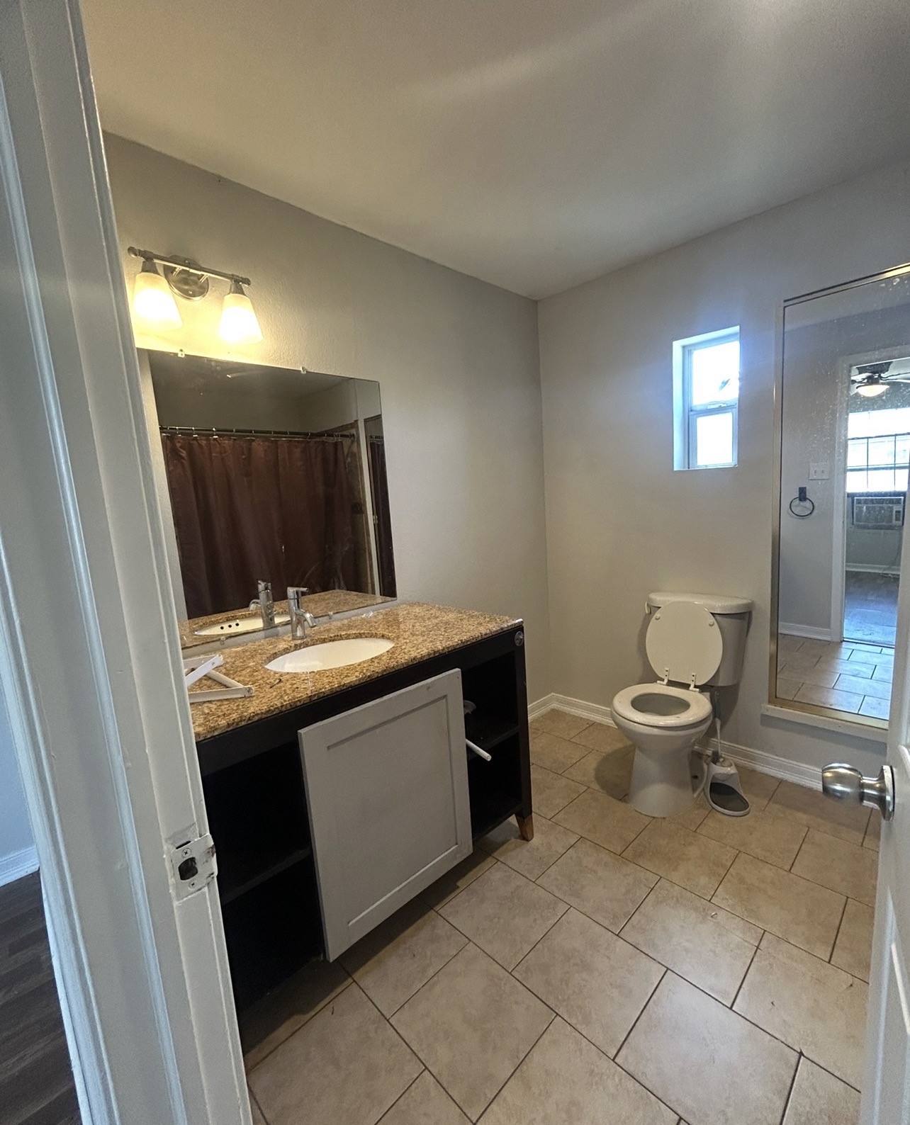 727 W 6th Unit 1 Street Property Photo 10