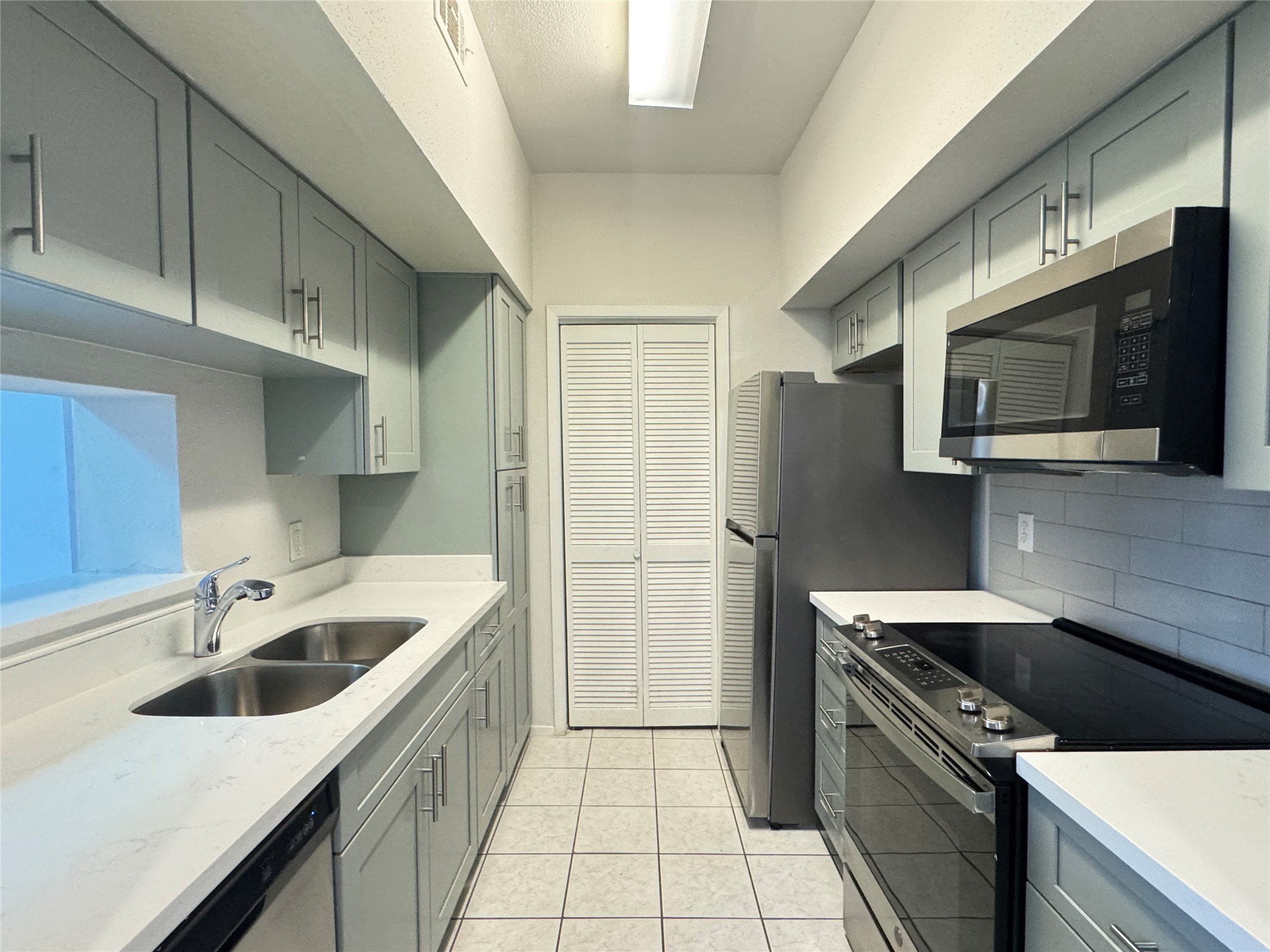 6602 Harbor Town Drive 303 Property Photo 1