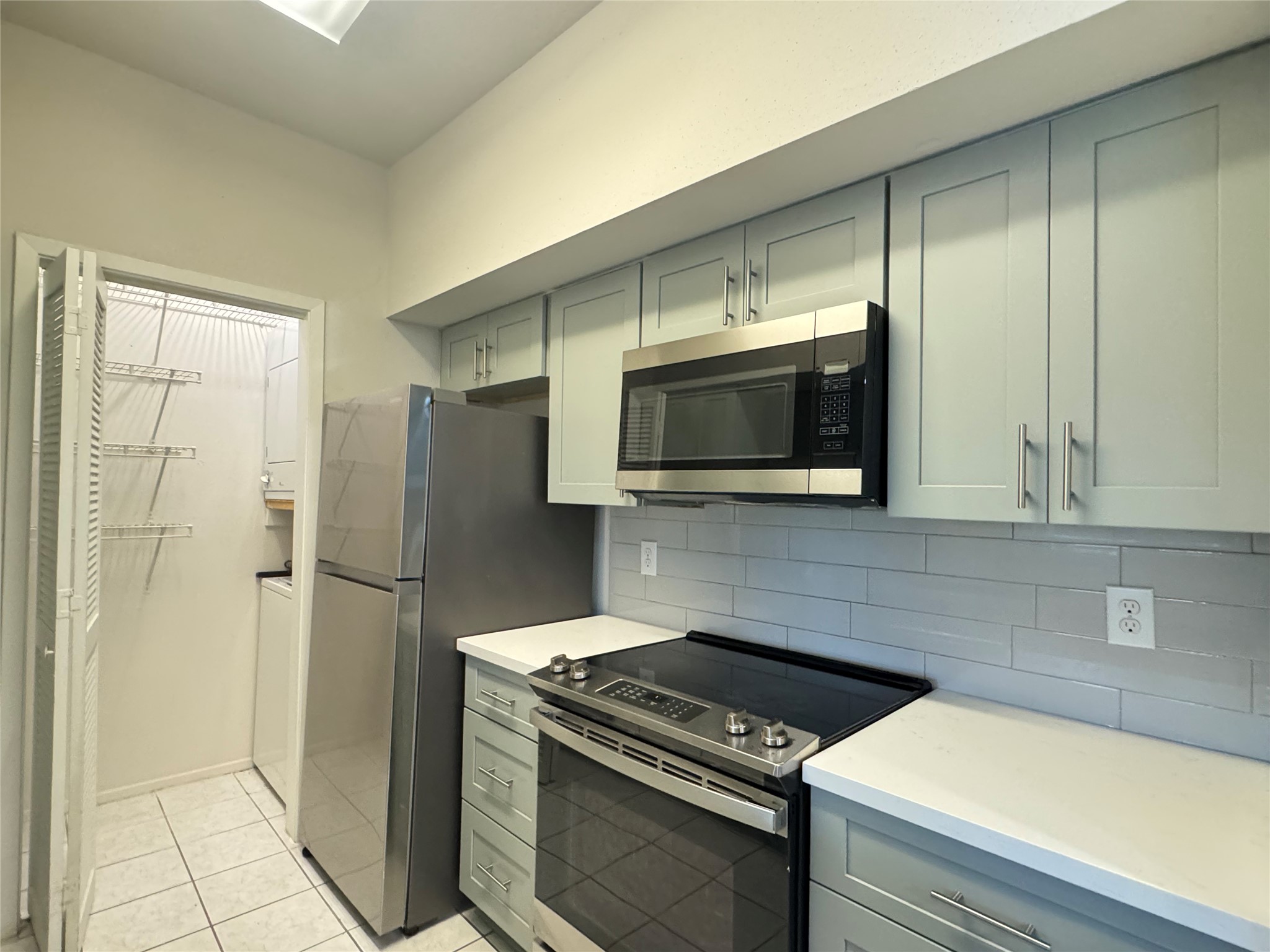 6602 Harbor Town Drive 303 Property Photo 10