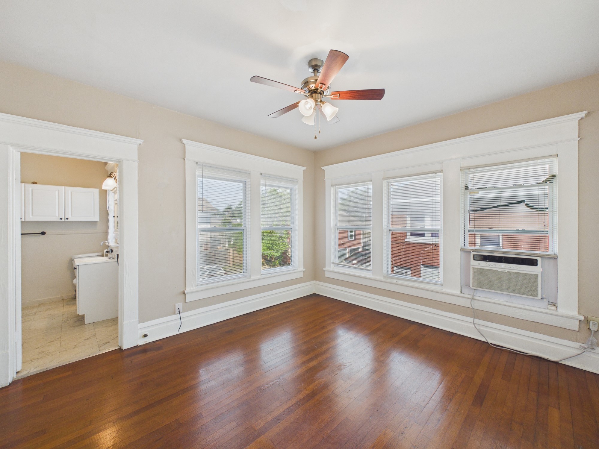 1630 Richmond Avenue 4 Property Photo 6