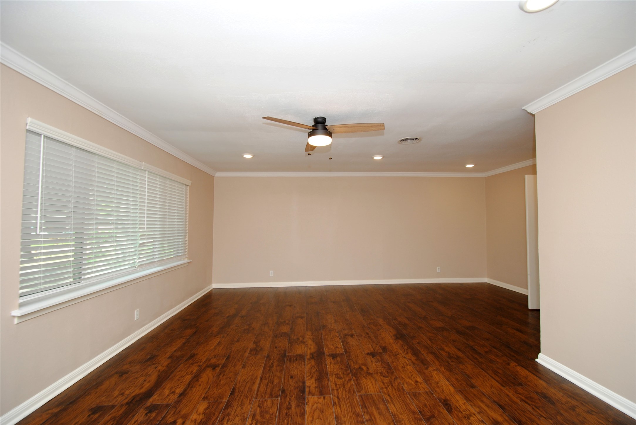 10034 Cedardale Drive Property Photo 8