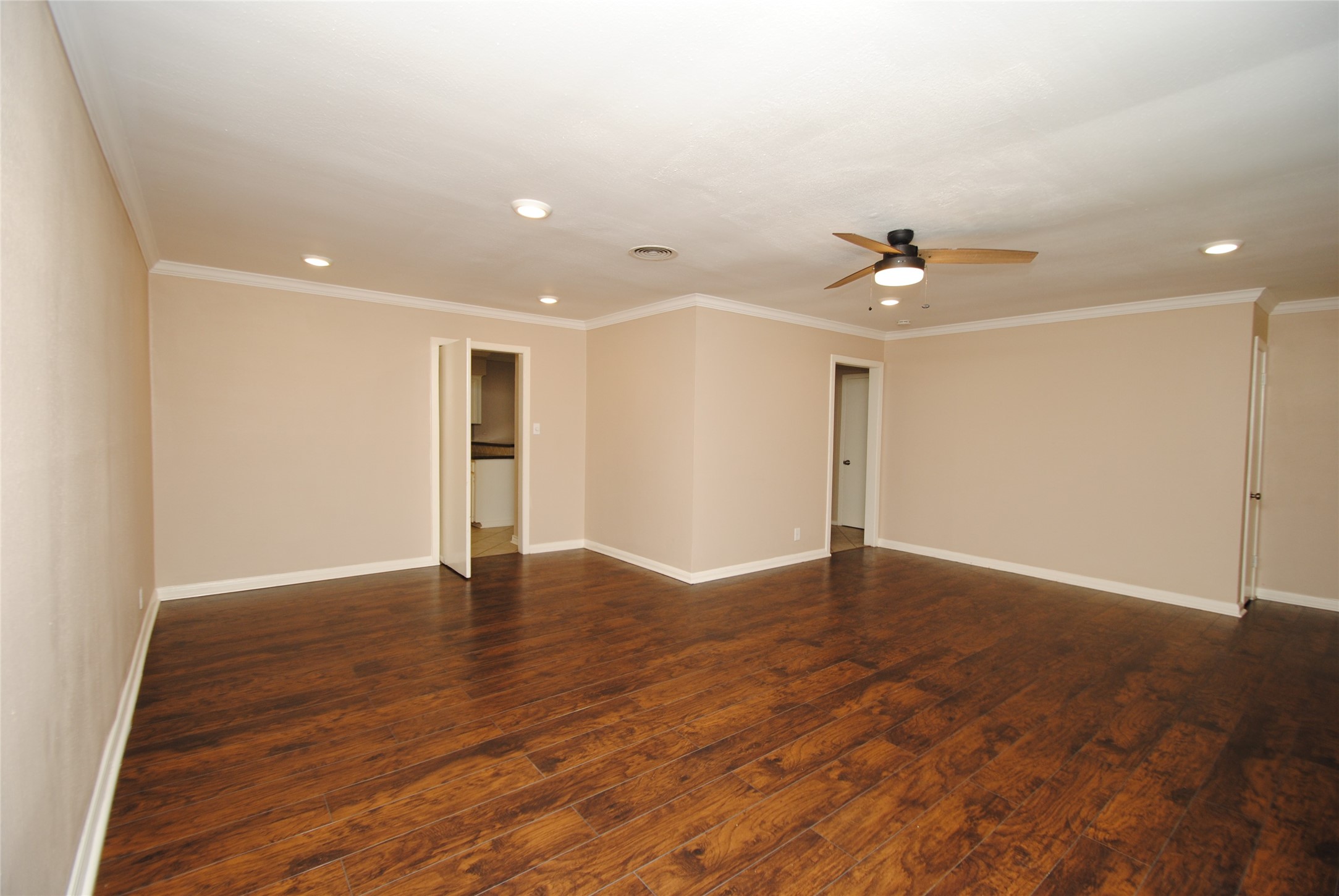 10034 Cedardale Drive Property Photo 9
