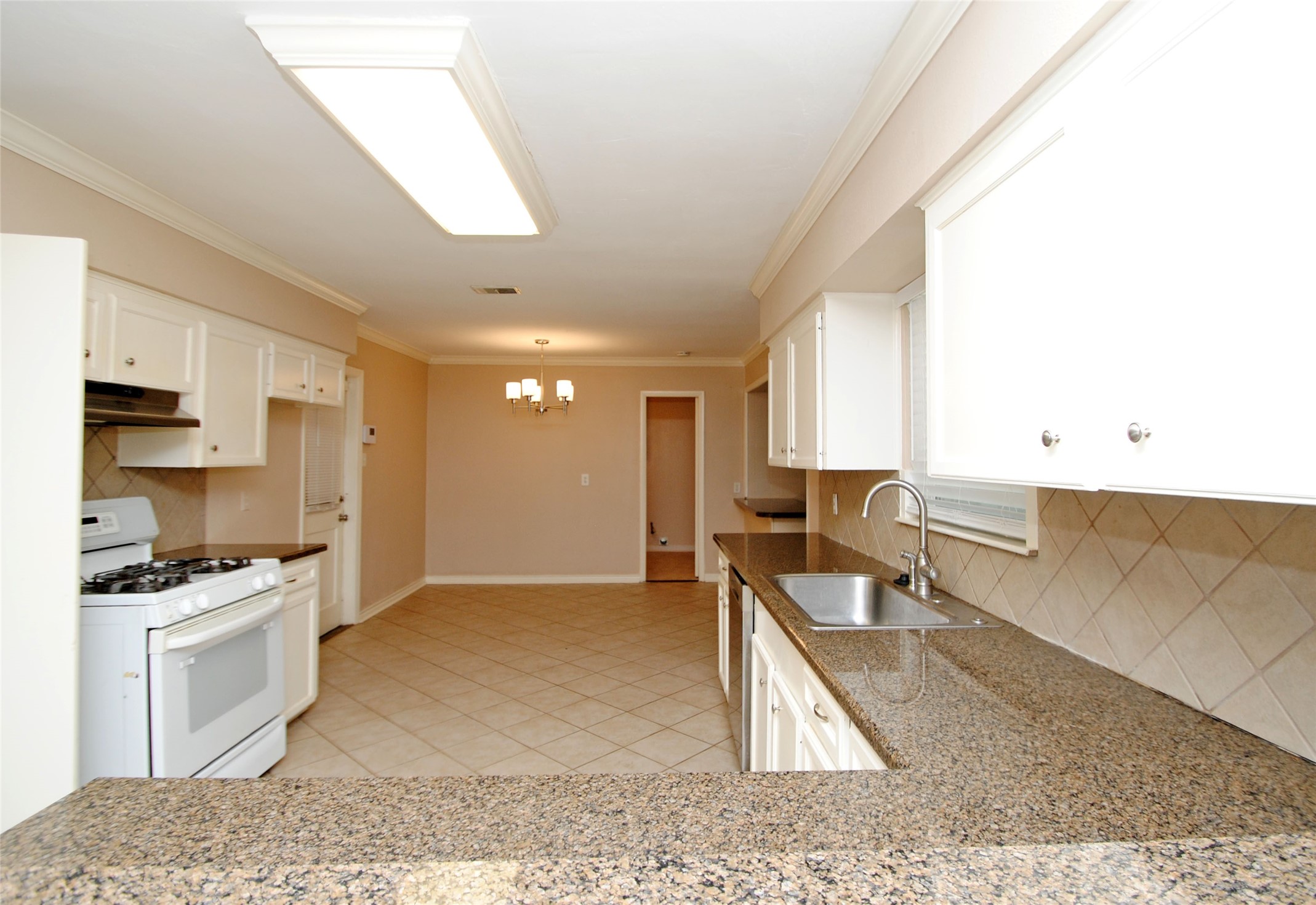 10034 Cedardale Drive Property Photo 12