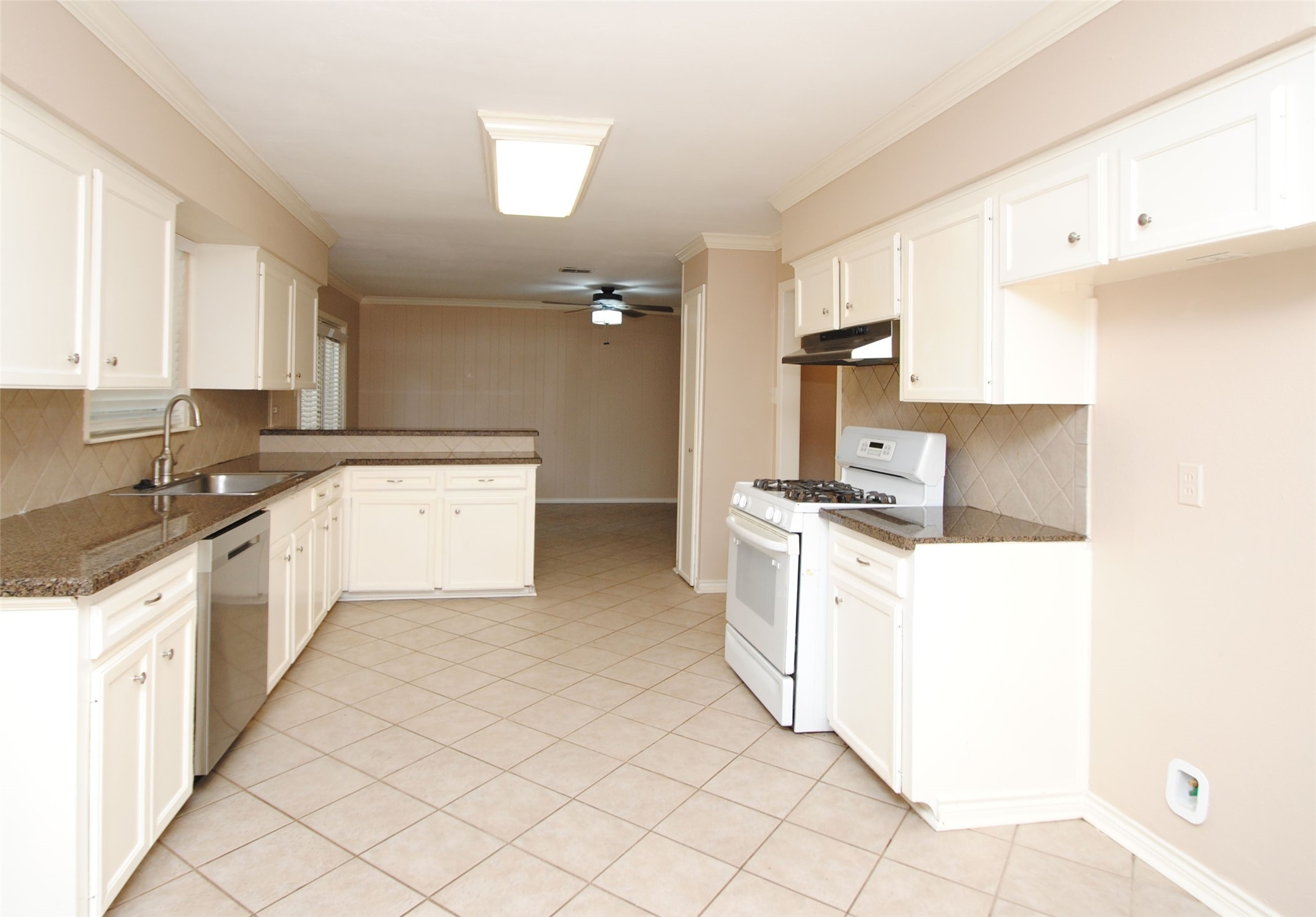 10034 Cedardale Drive Property Photo 13