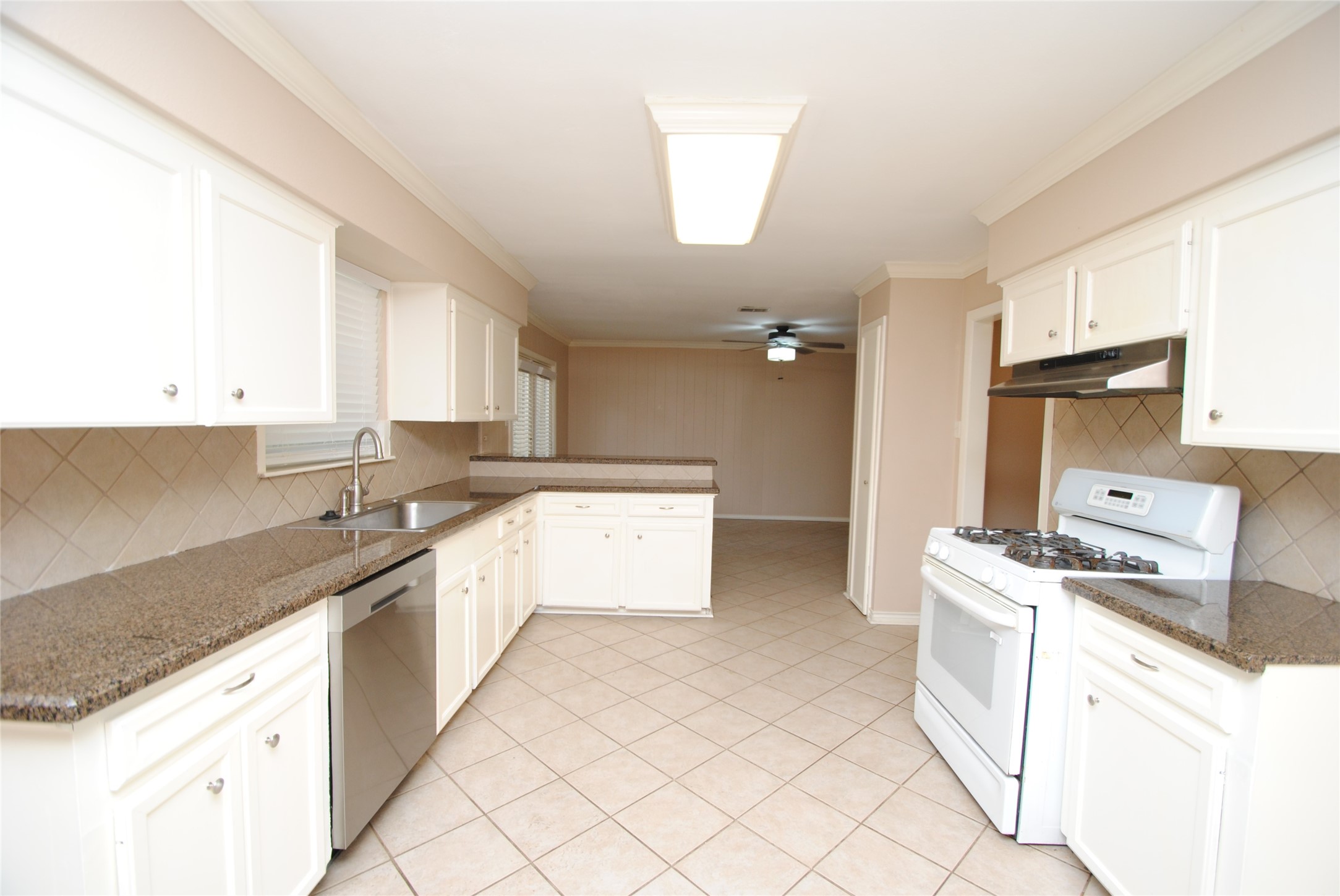 10034 Cedardale Drive Property Photo 14