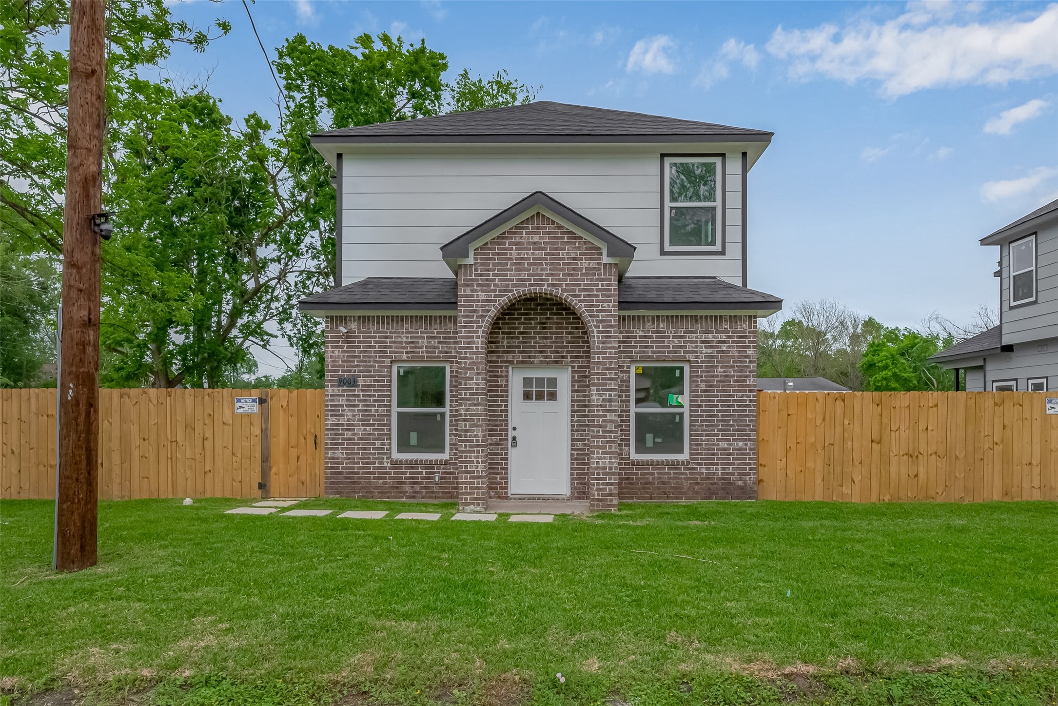 9005 Hilda Street Property Photo 1