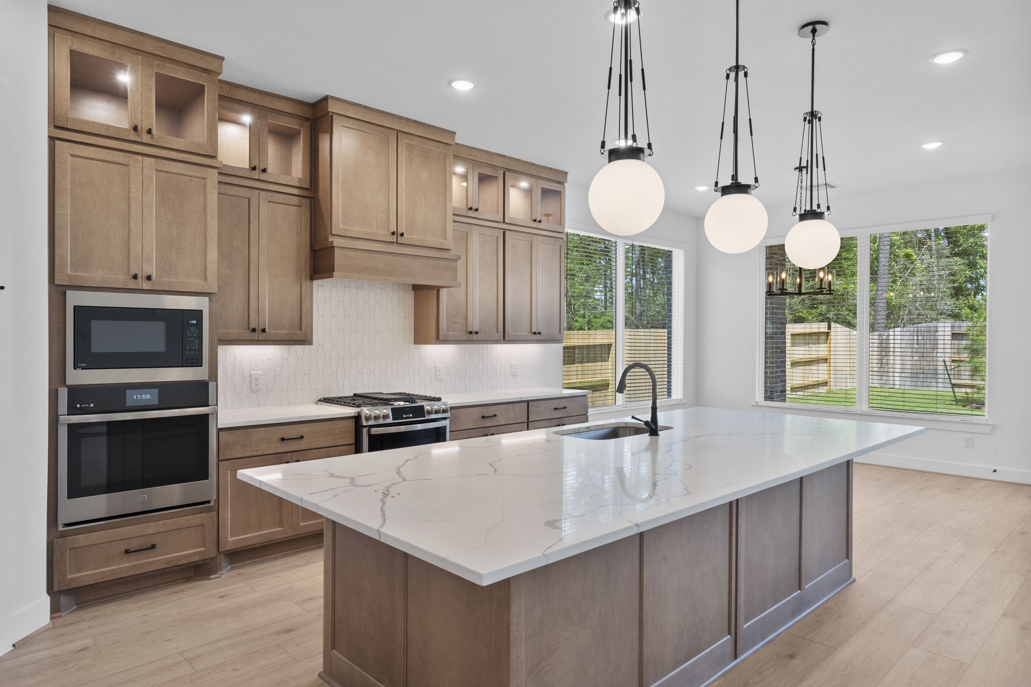 16025 Mahogany Mist Drive Property Photo 2