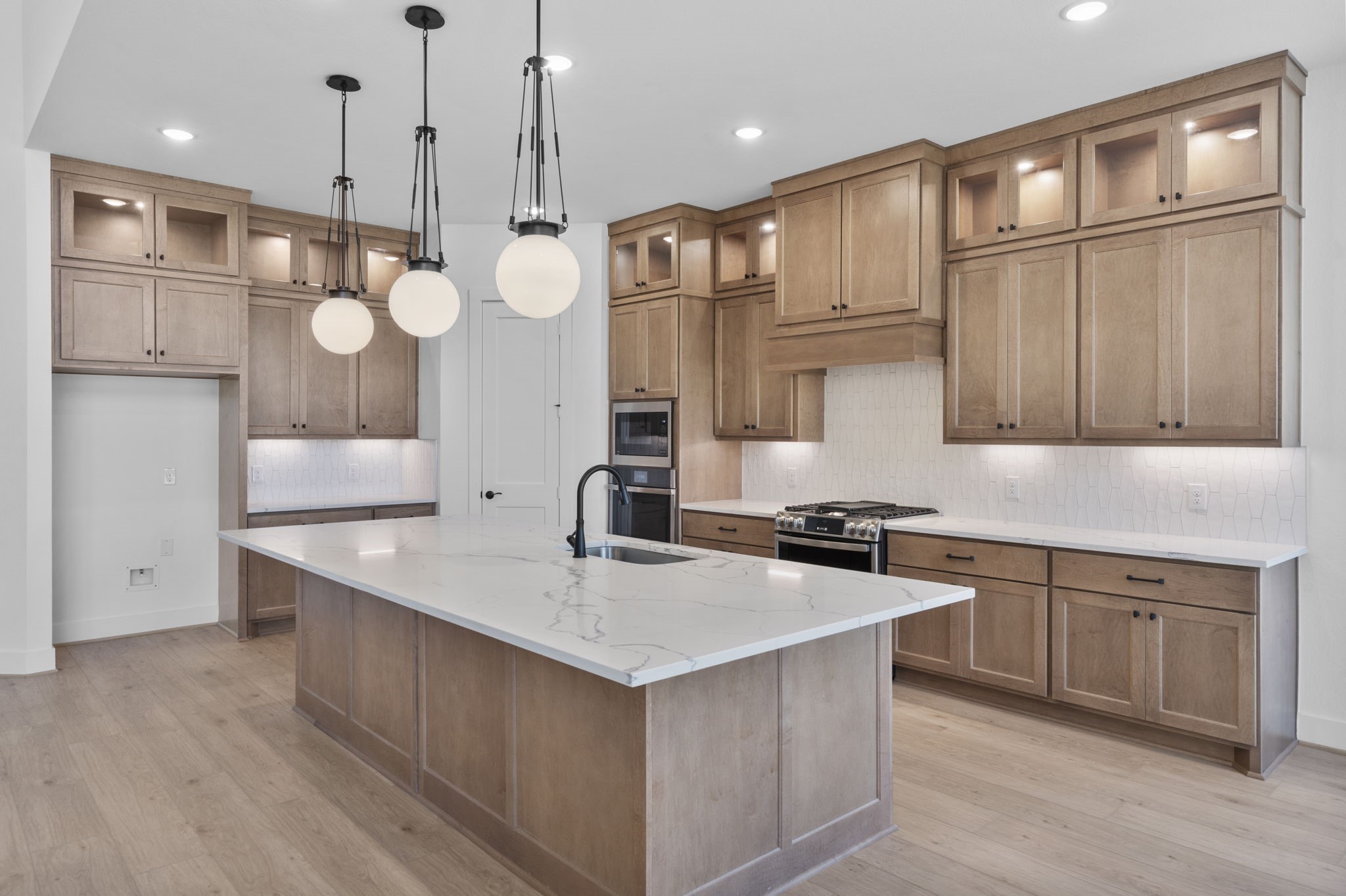 16025 Mahogany Mist Drive Property Photo 4