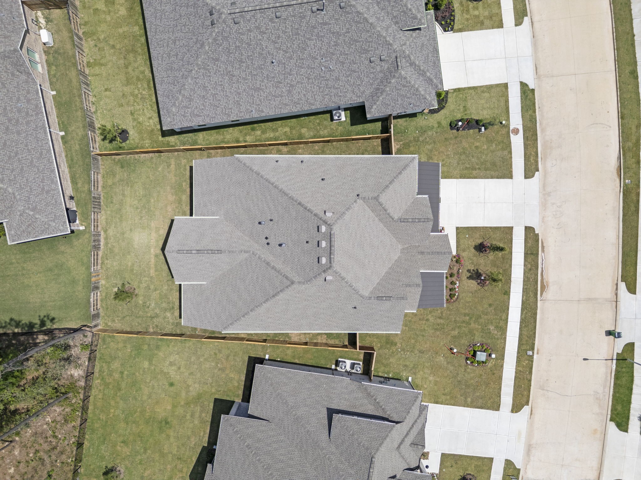 16025 Mahogany Mist Drive Property Photo 32