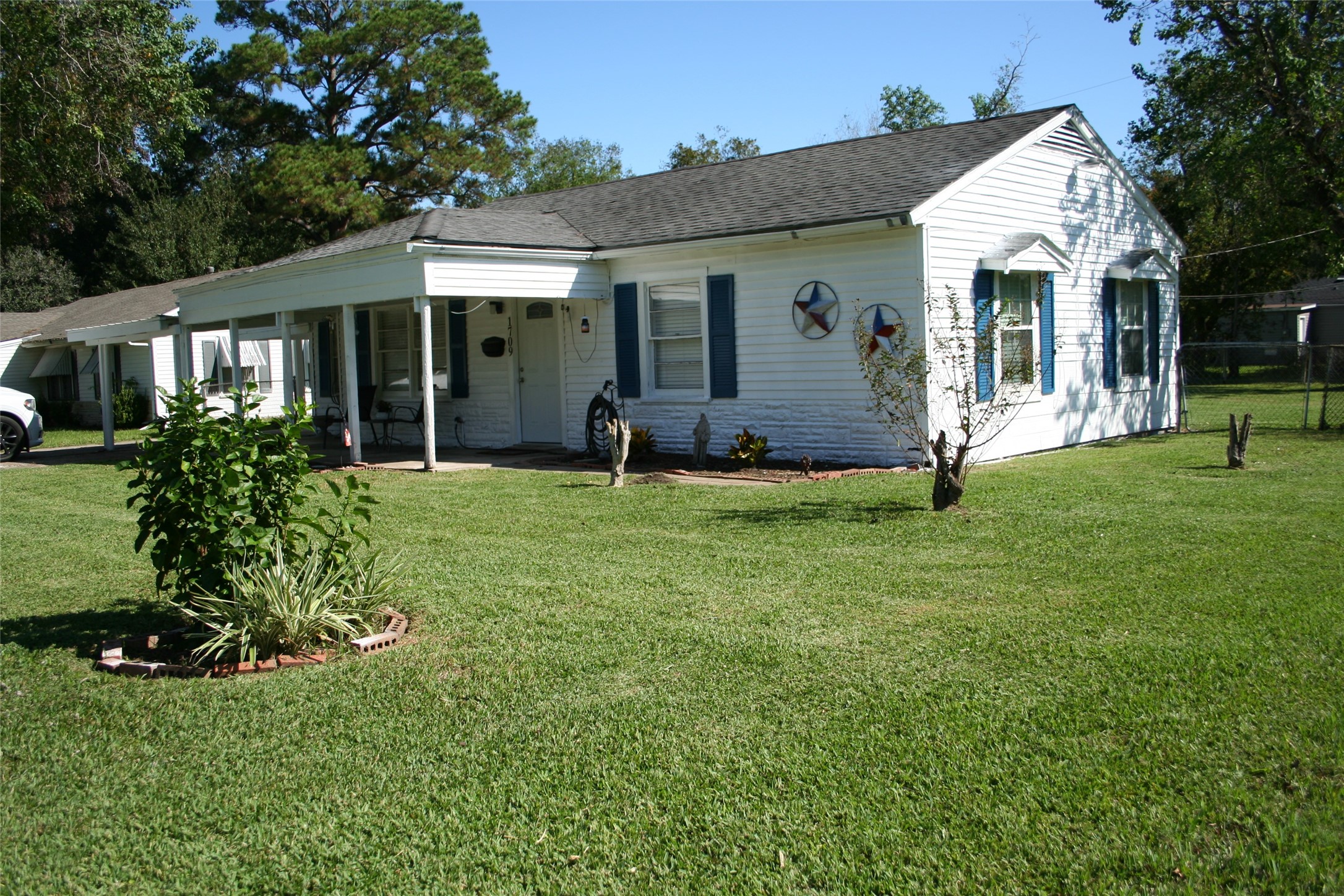 1709 Klauke Street Property Photo 2
