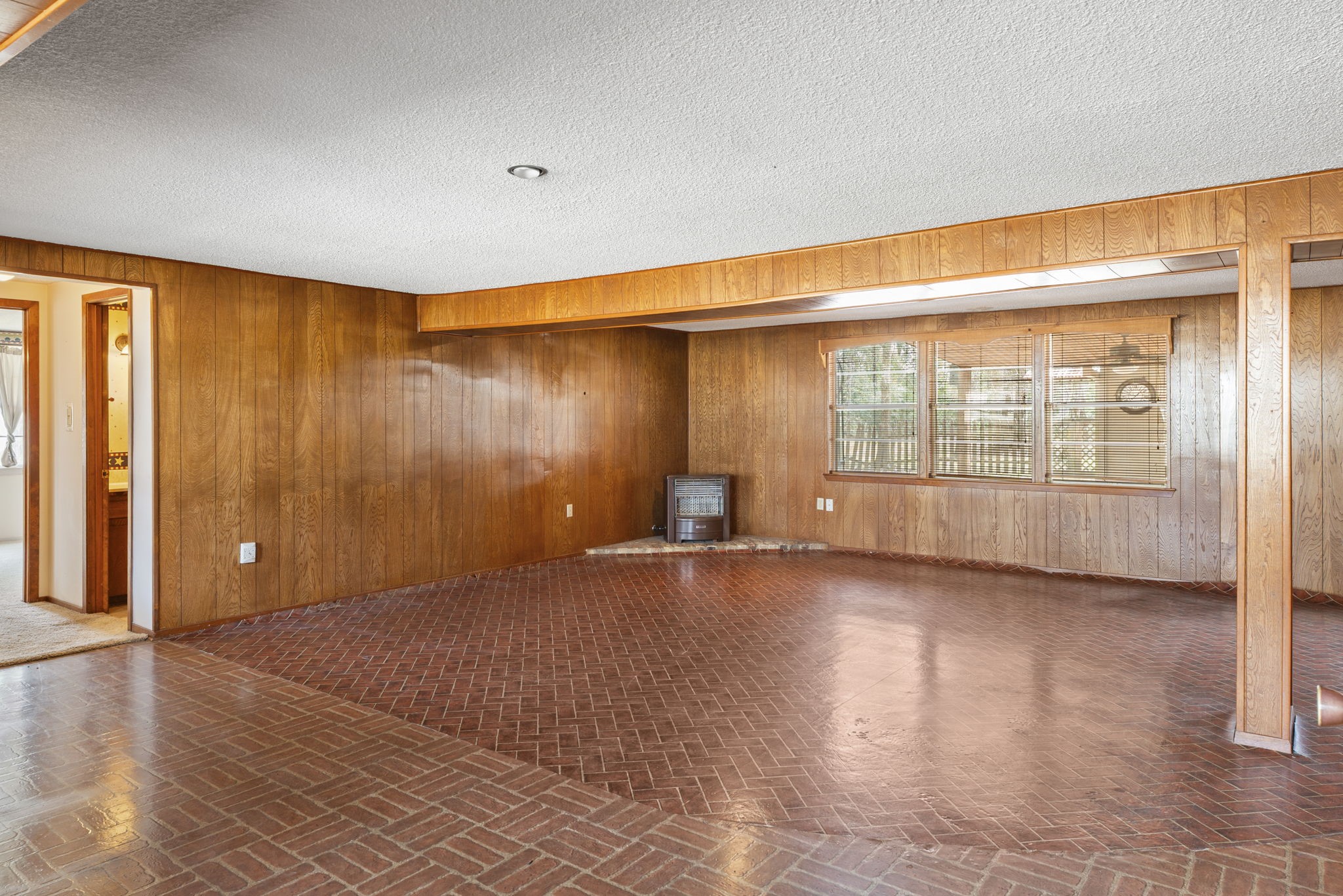 17230 Pioneer Trails Property Photo 3
