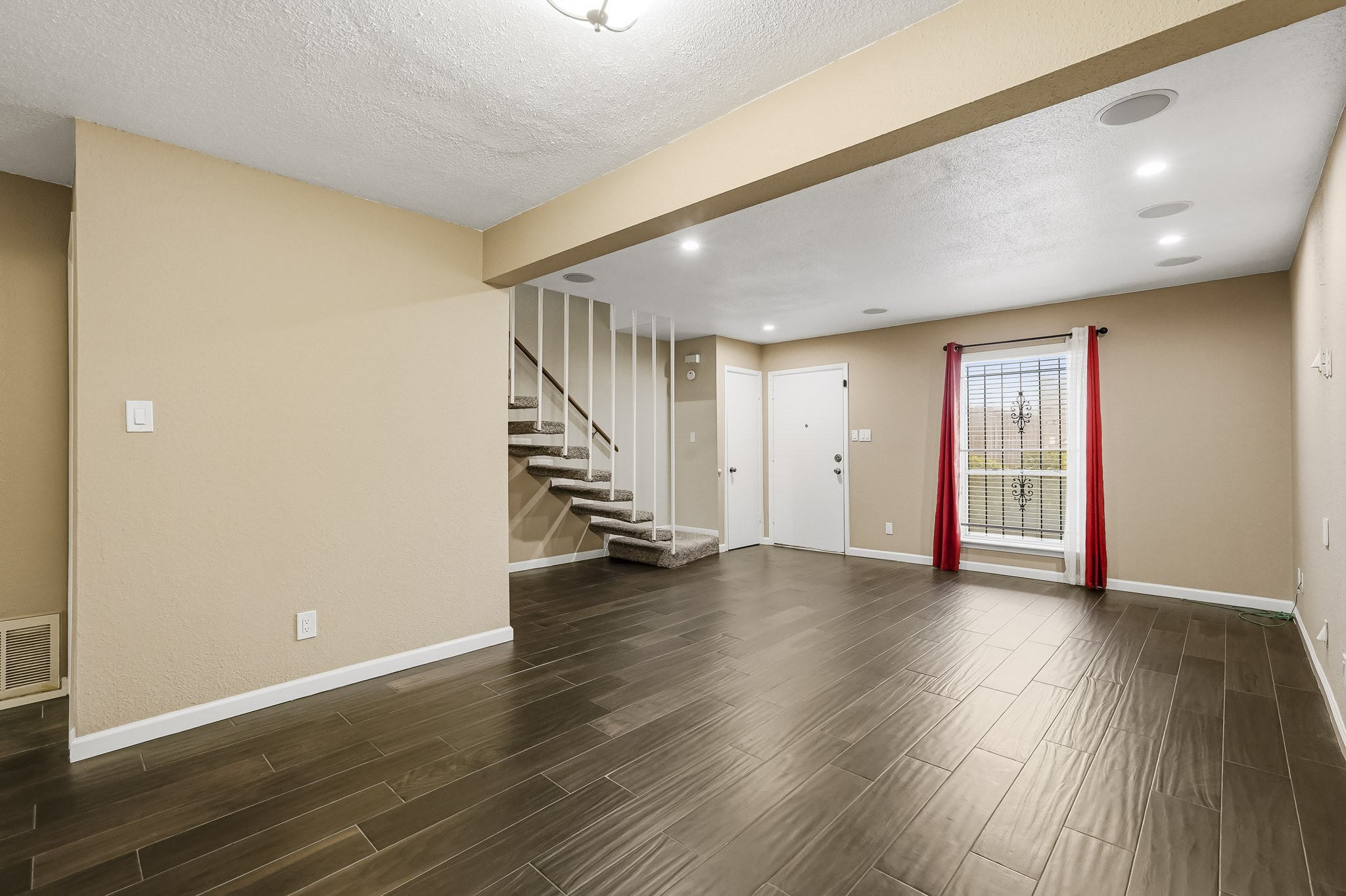 6111 Beverly Hill Street 28 Property Photo 3