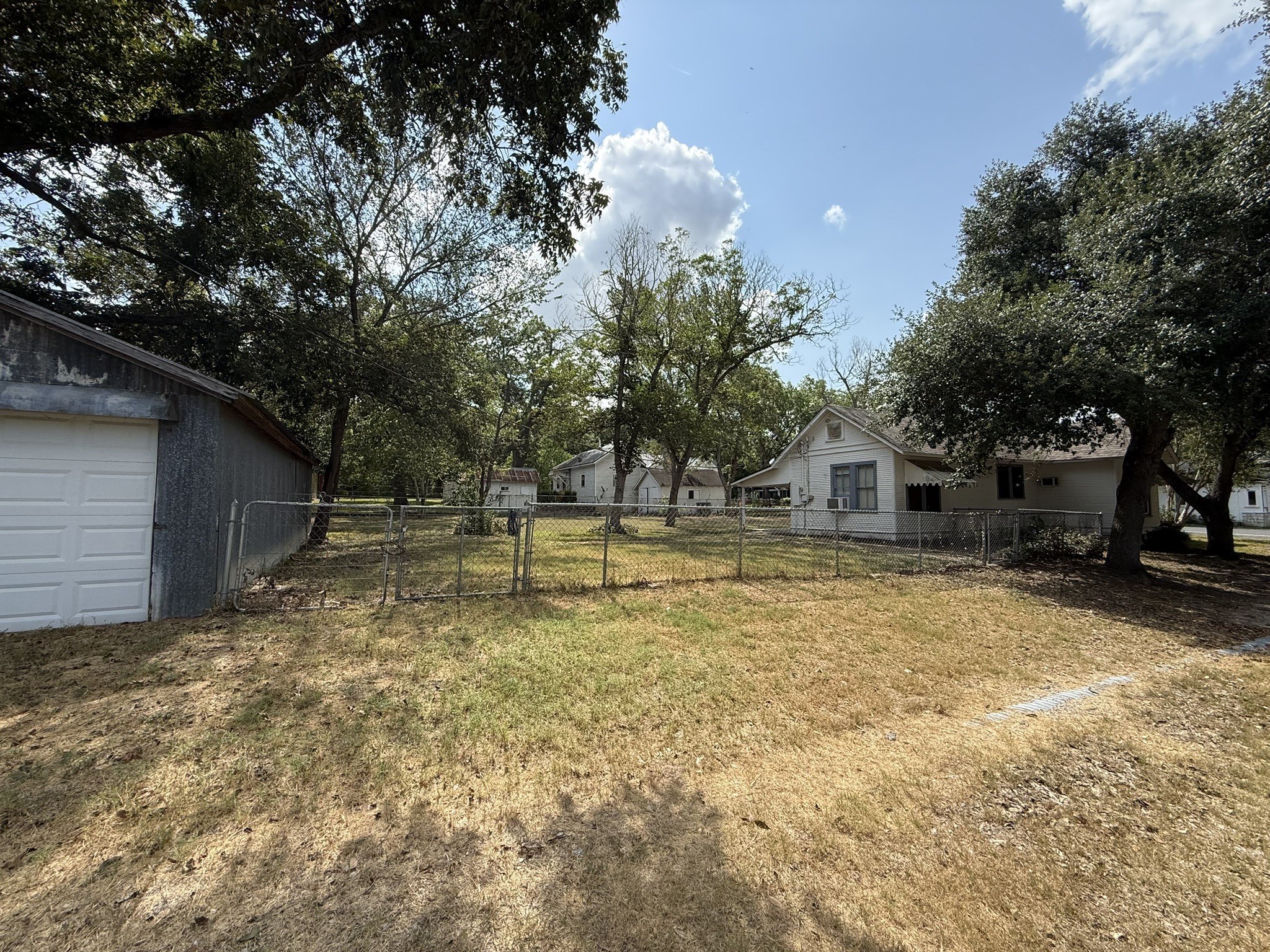 715 Anderson Street Property Photo 4