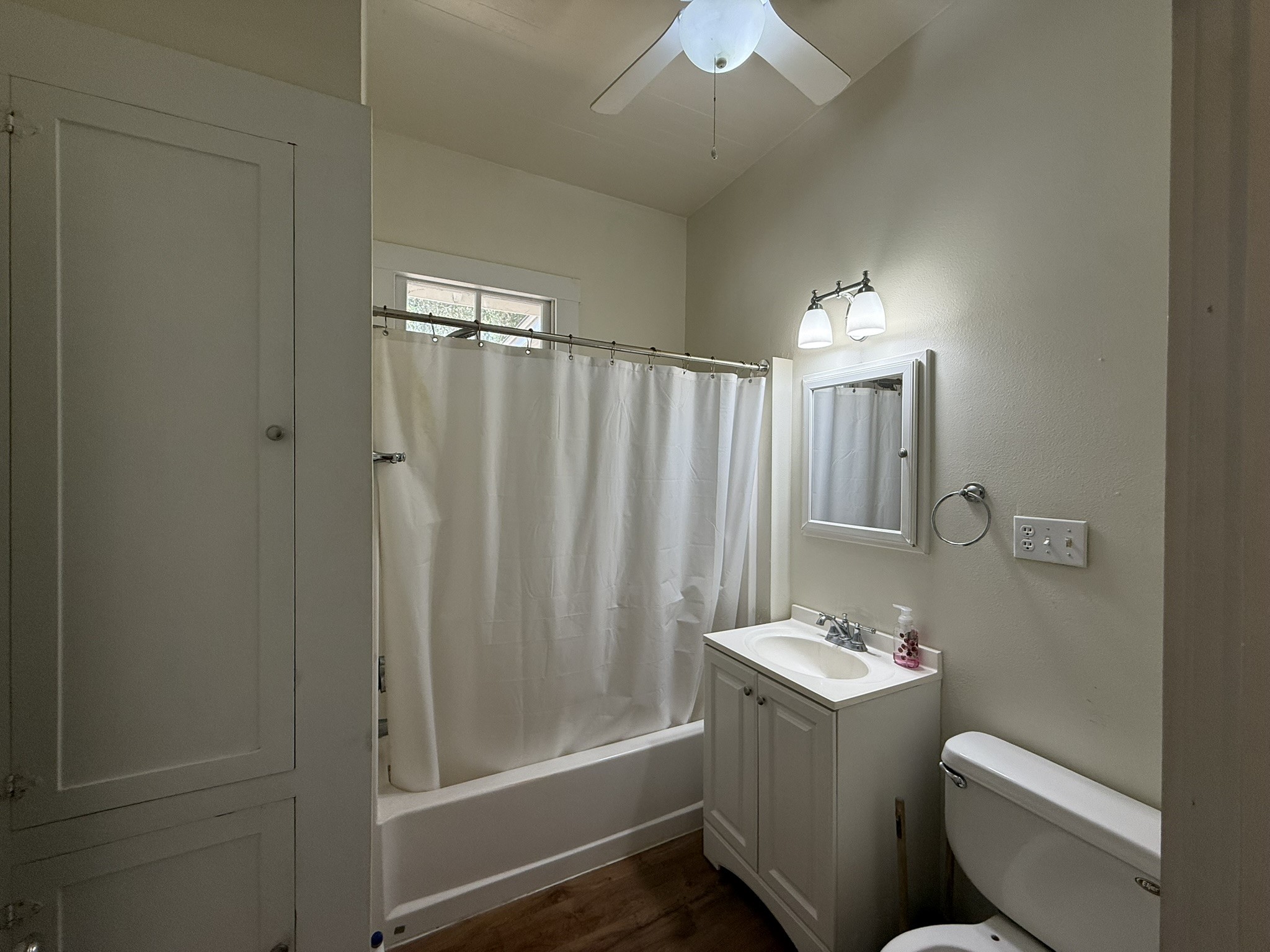 715 Anderson Street Property Photo 8