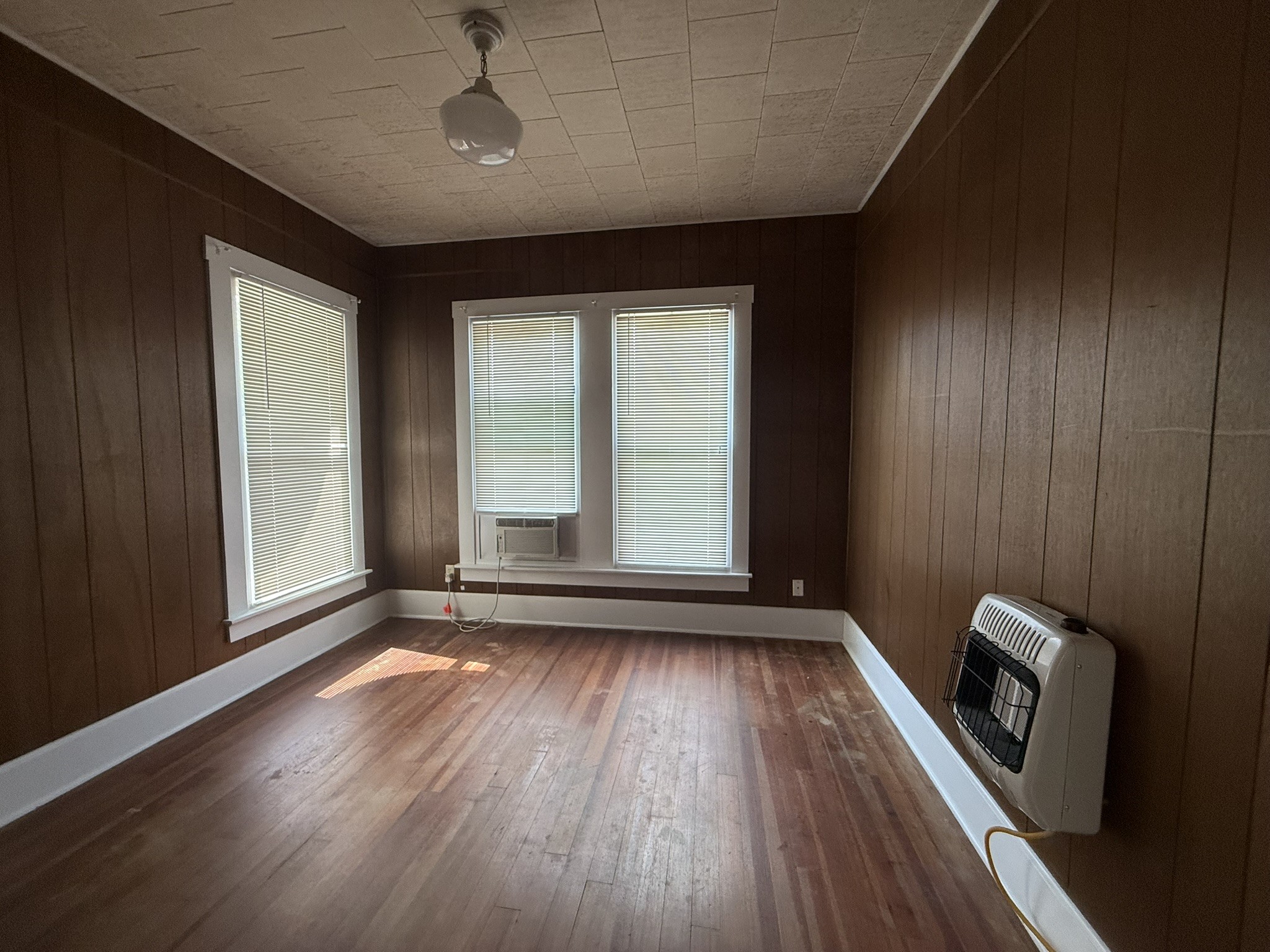 715 Anderson Street Property Photo 10