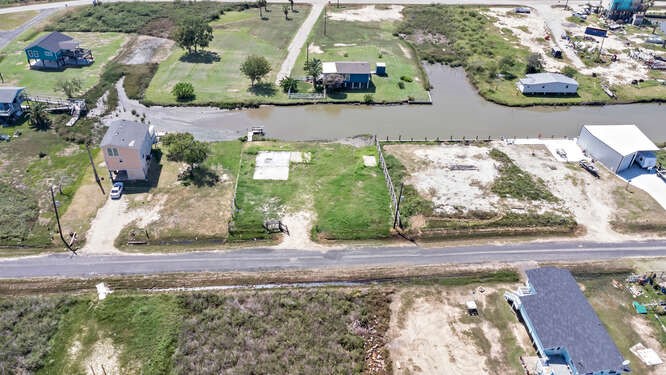 1241 N Loop Road Property Photo 1