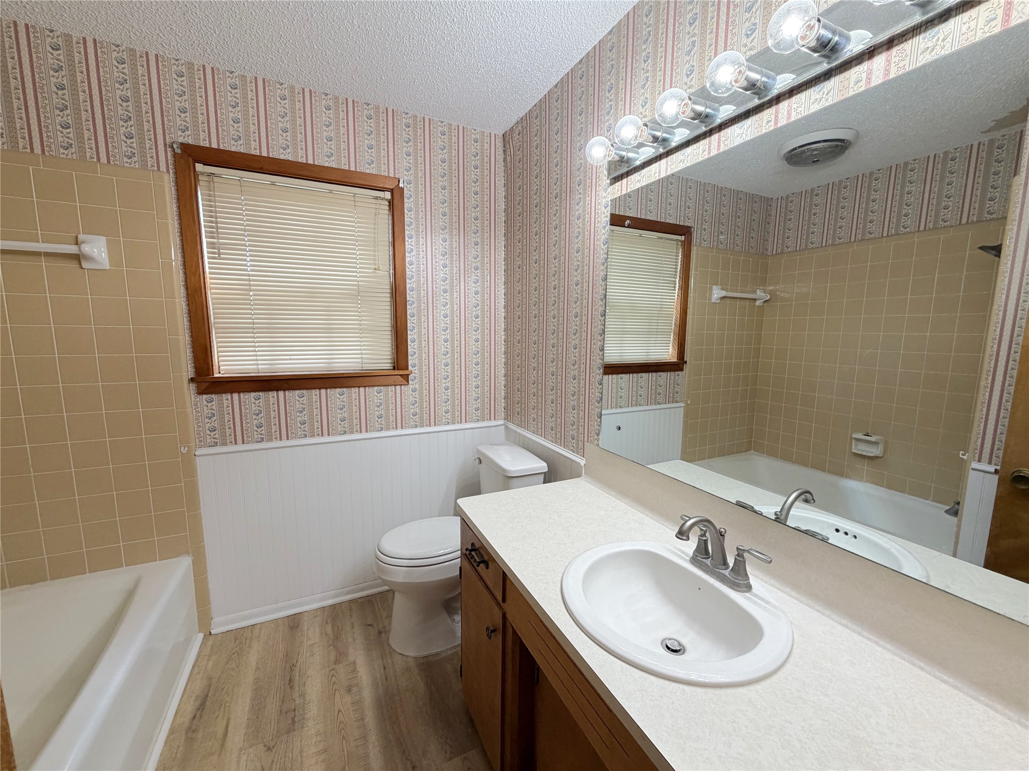 8273 Fm 332 Property Photo 7