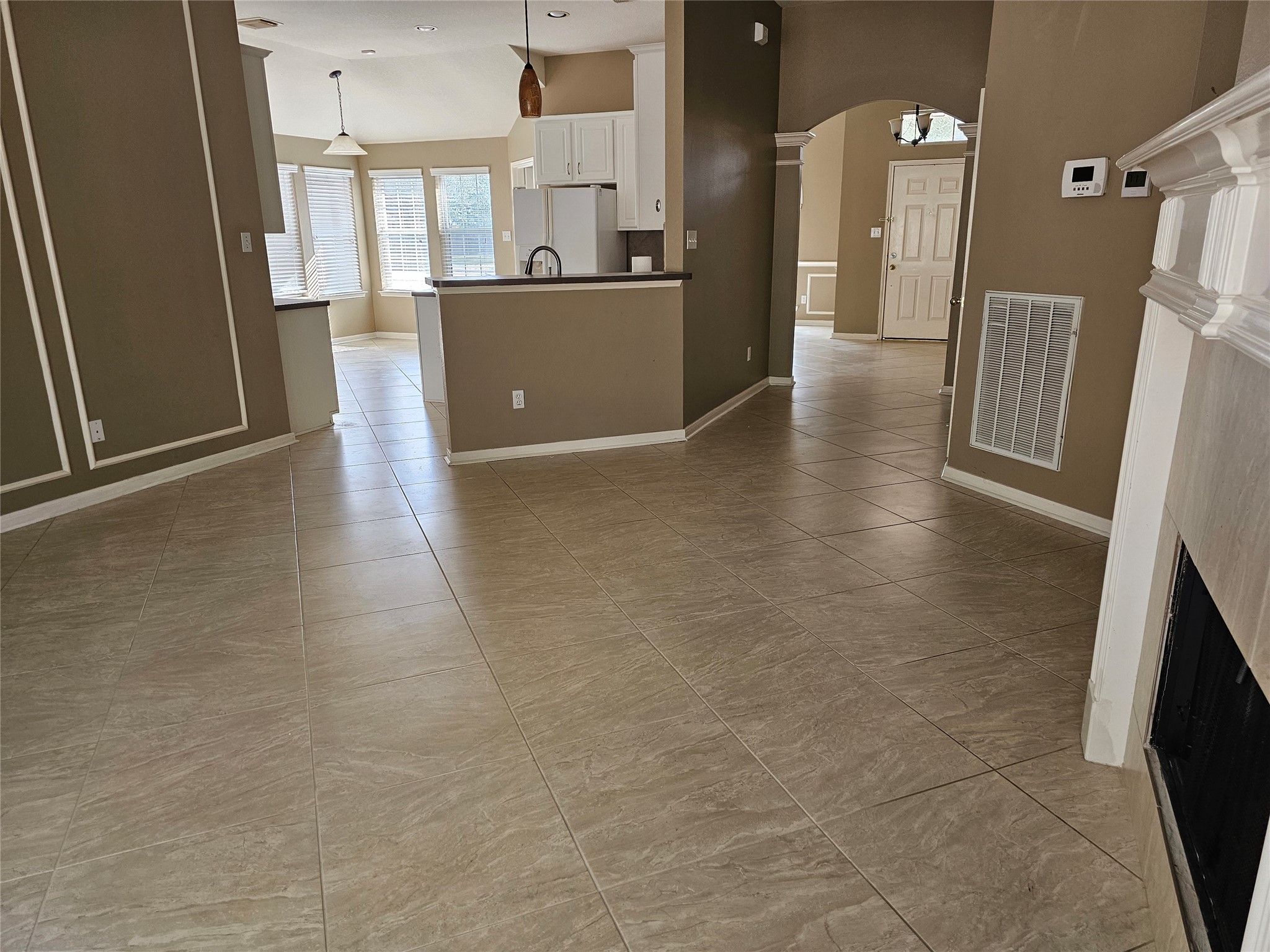 27182 Kings Manor Drive S Property Photo 11