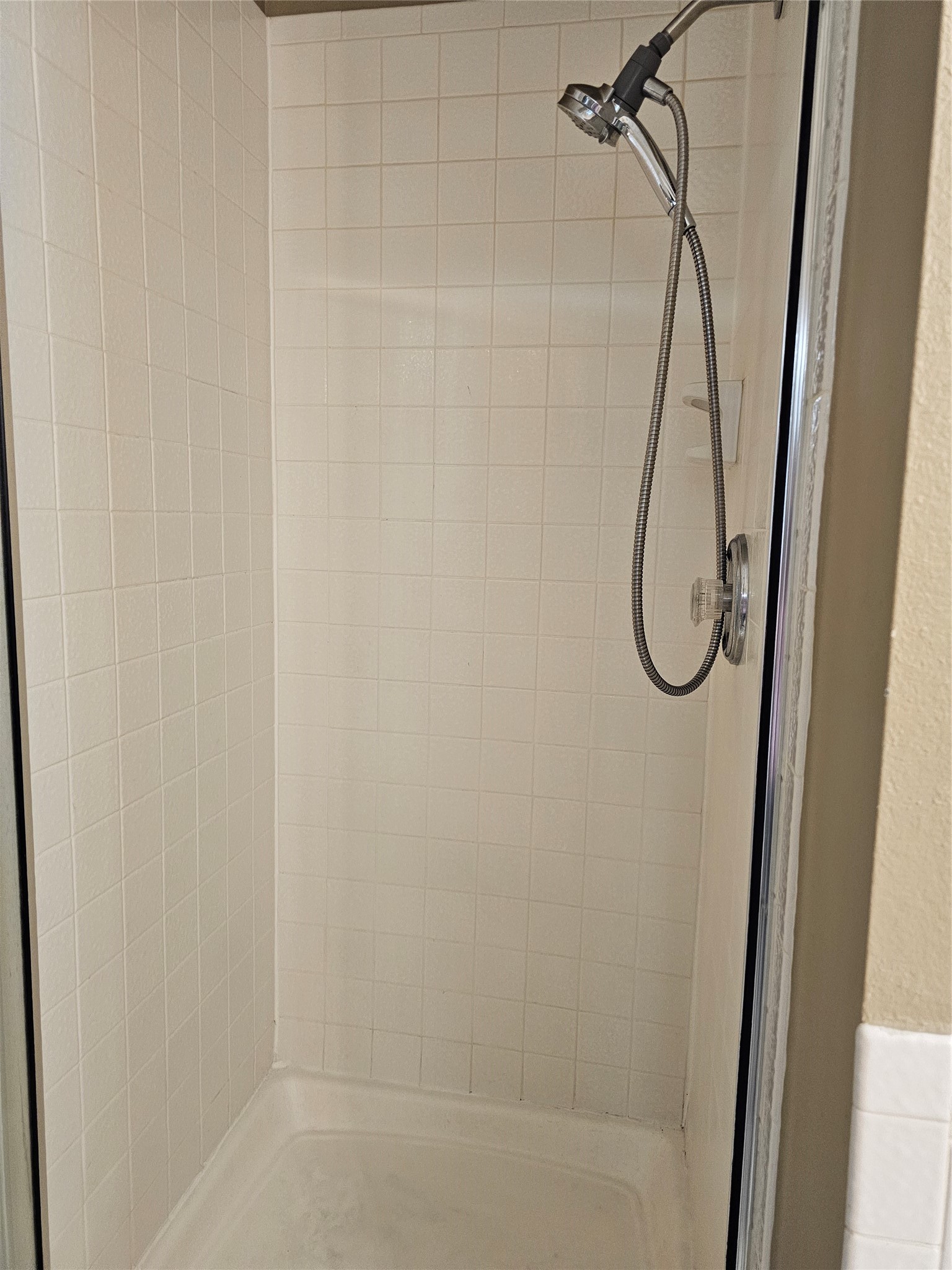 27182 Kings Manor Drive S Property Photo 25