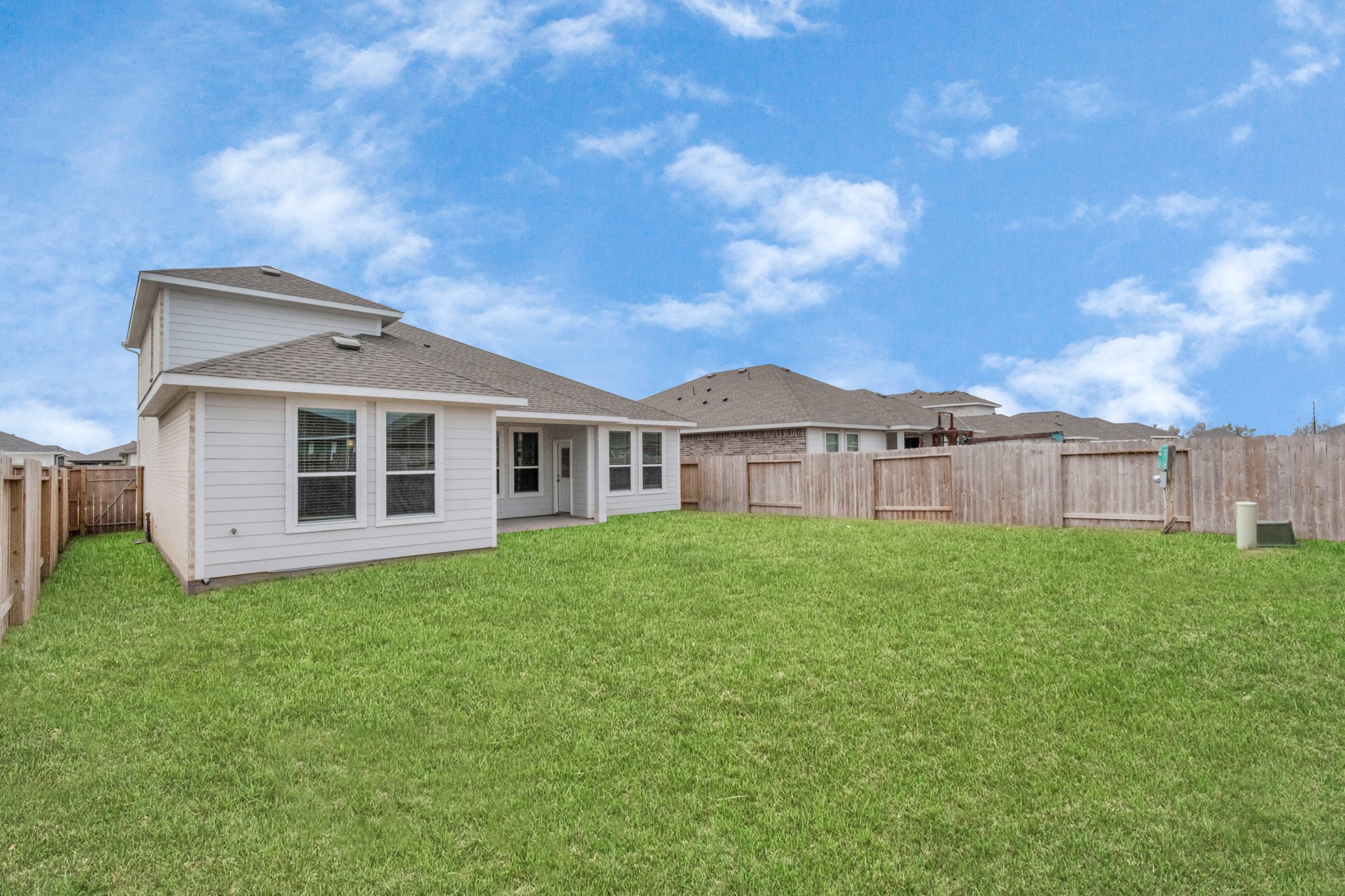 1233 Scarlet Creek Drive Property Photo 2