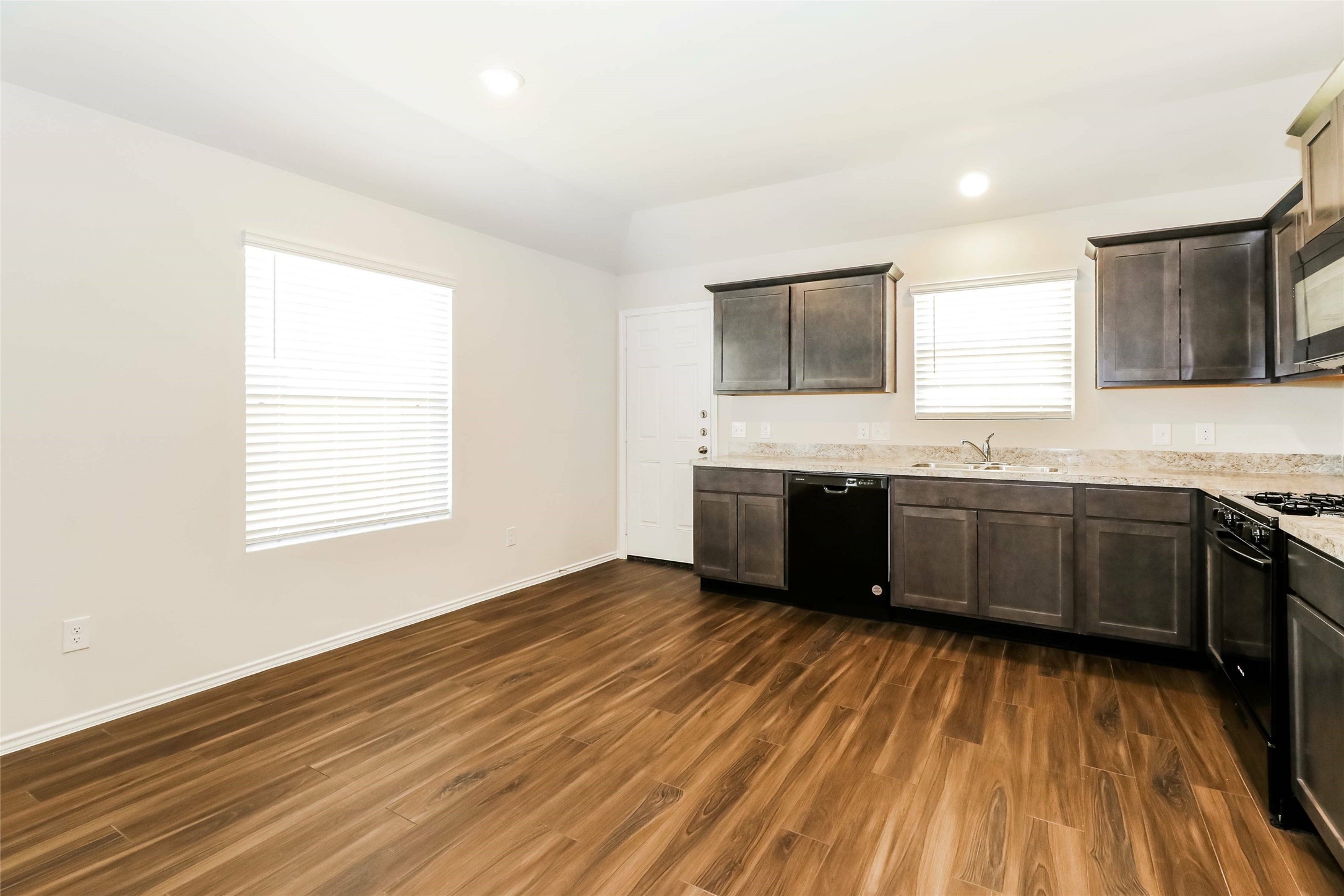 2405 Copper Canyon Trail Property Photo 2