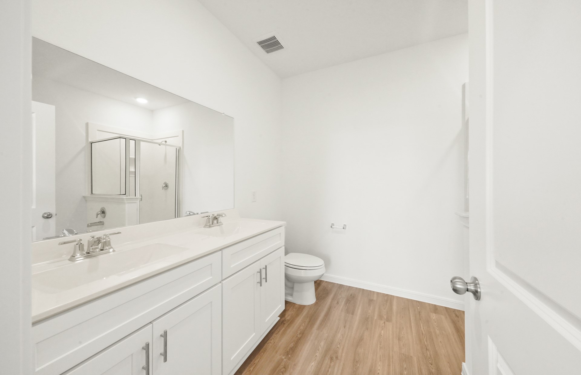214 Olympic Harbor Property Photo 4
