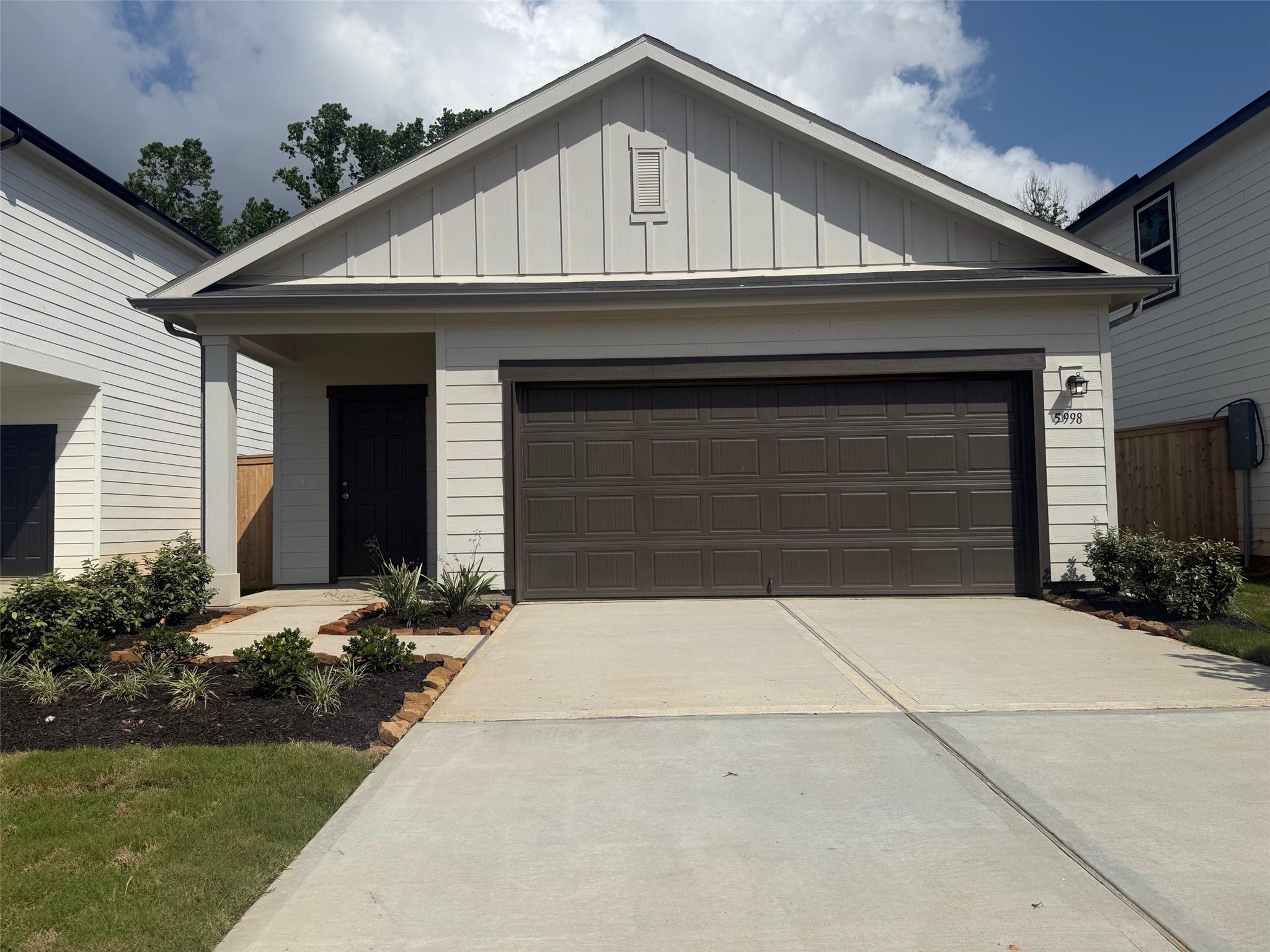5998 Mercer Street, Conroe Tx 77303 Property Photo 1
