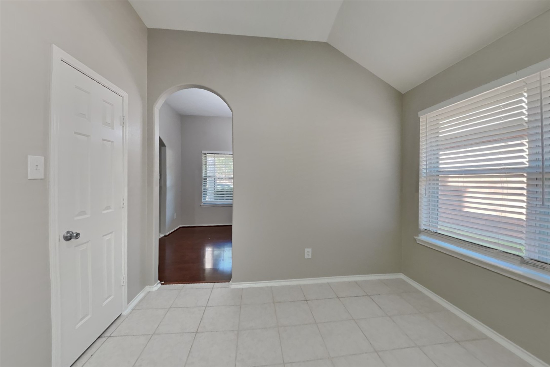 16407 Redbud Berry Lane Property Photo 5