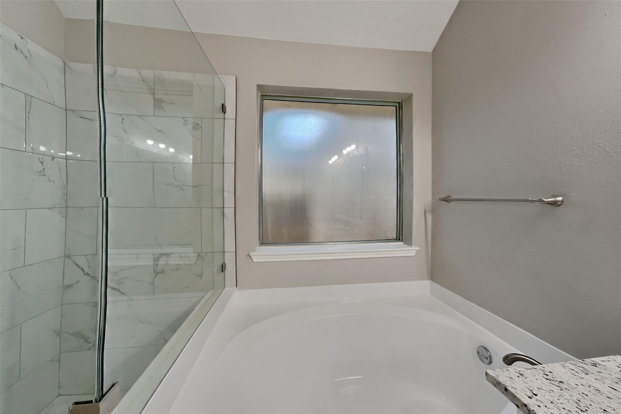 16407 Redbud Berry Lane Property Photo 10