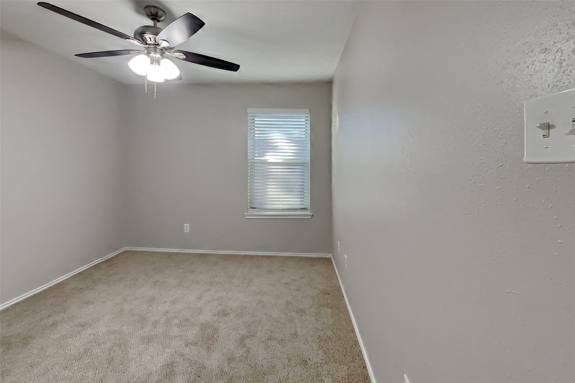 16407 Redbud Berry Lane Property Photo 14