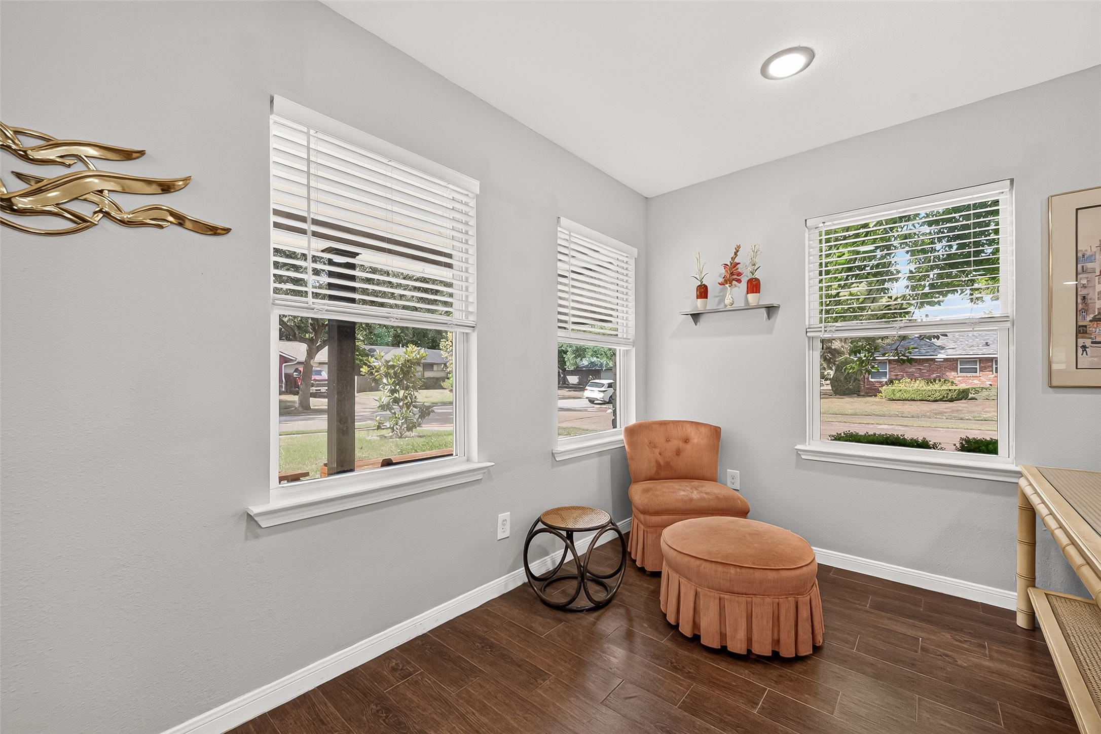 5454 Creekbend Drive Property Photo 4