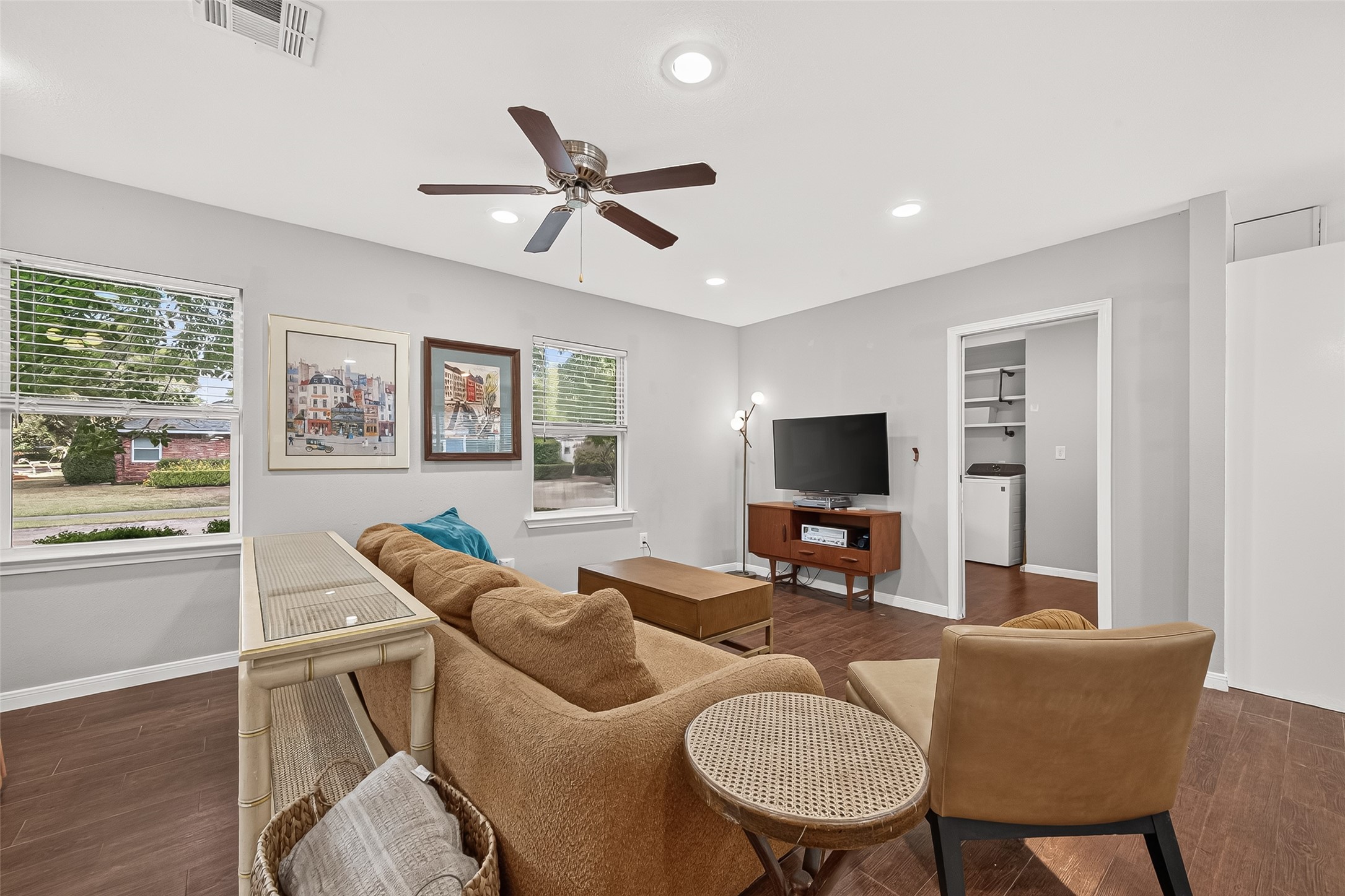 5454 Creekbend Drive Property Photo 6