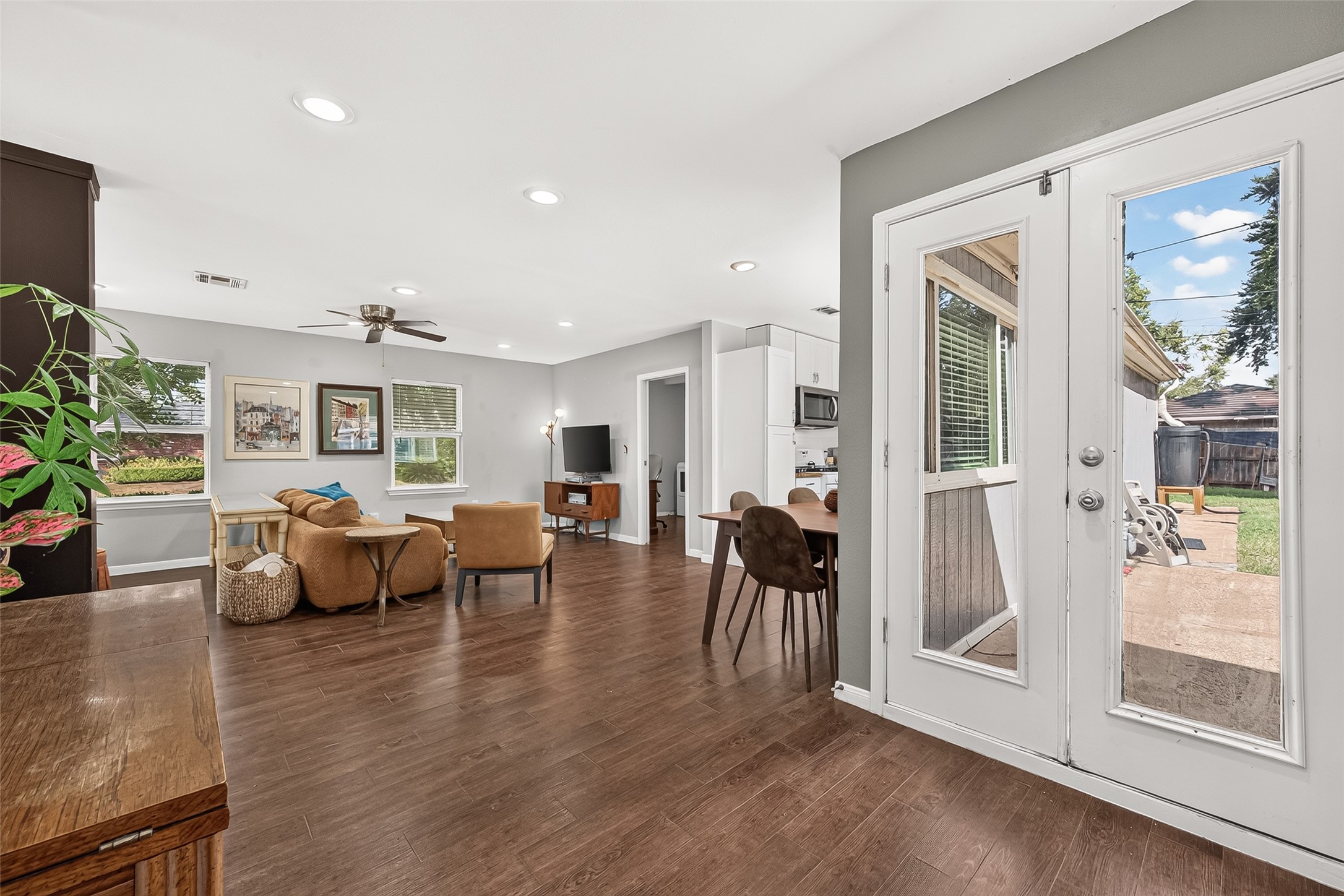 5454 Creekbend Drive Property Photo 15